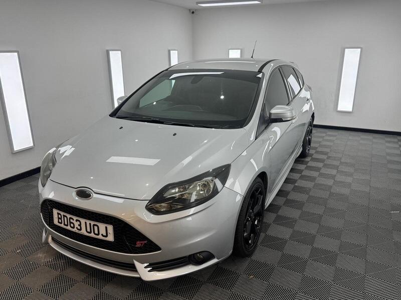 2013 Ford Focus 2.0T EcoBoost ST-2 Euro 5 (s/s) 5dr • 72,500 miles image 9