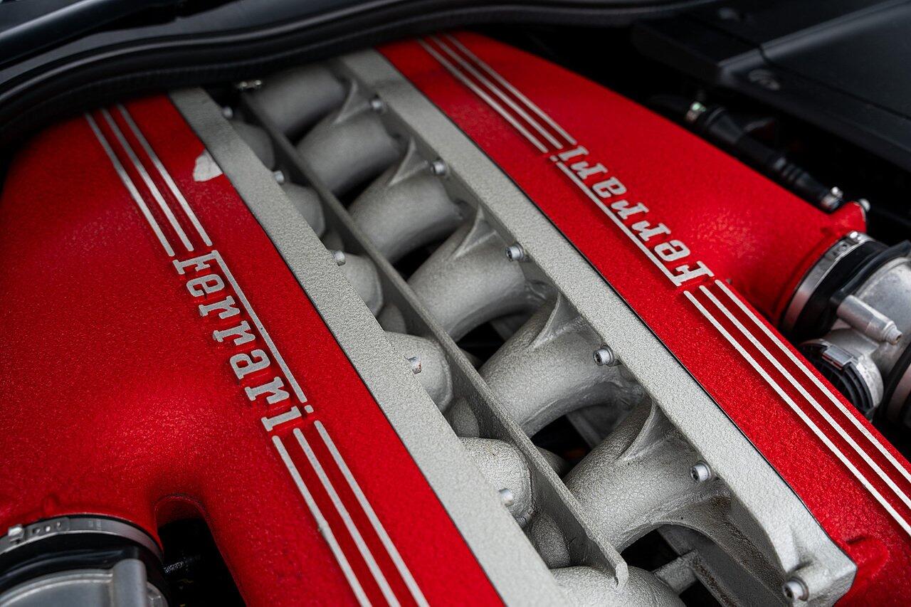 Ferrari F12 view 93