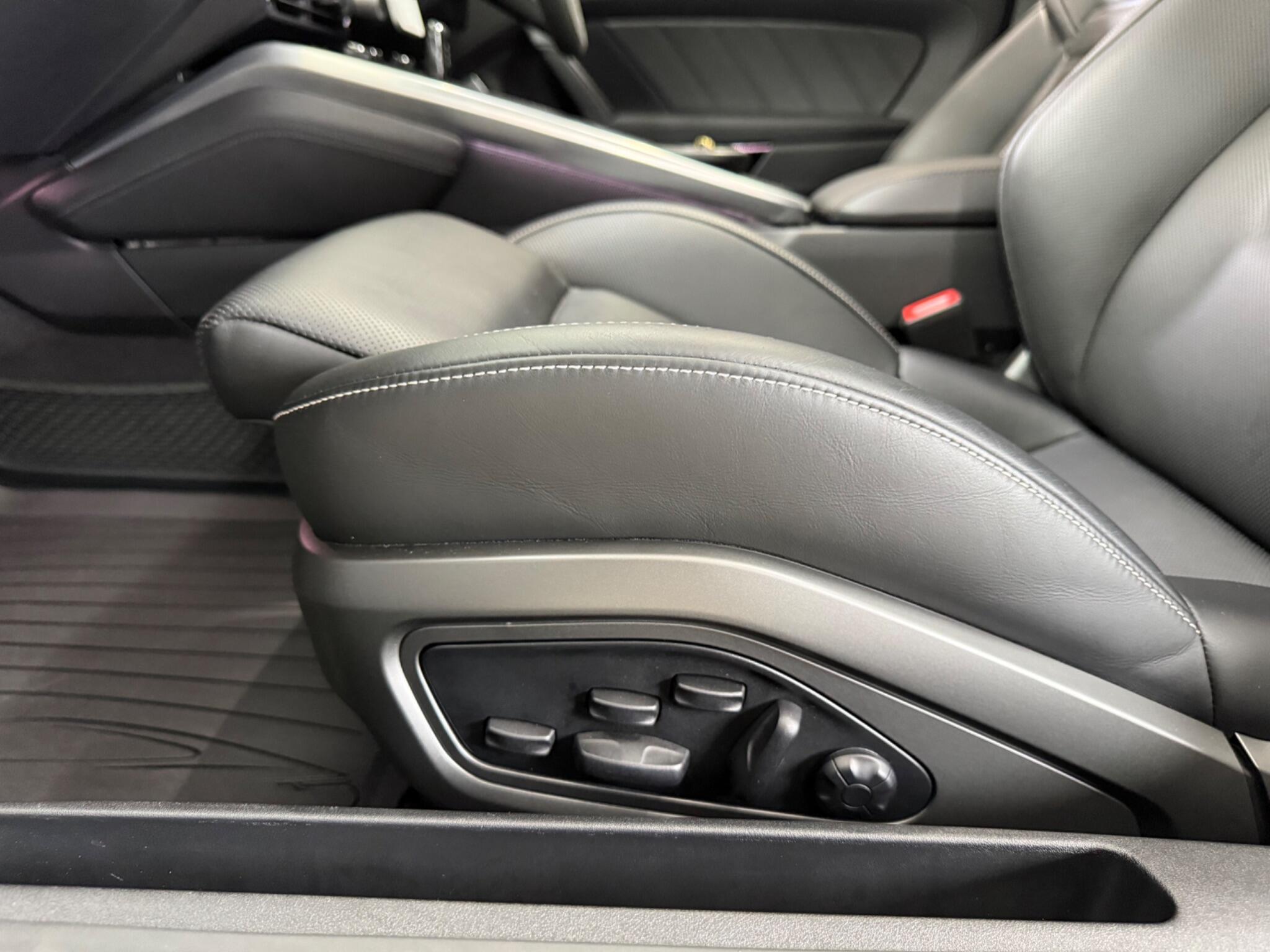 Porsche 911 view 50