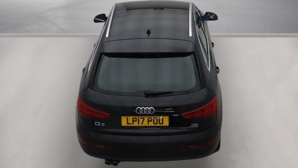 Audi Q3 view 8