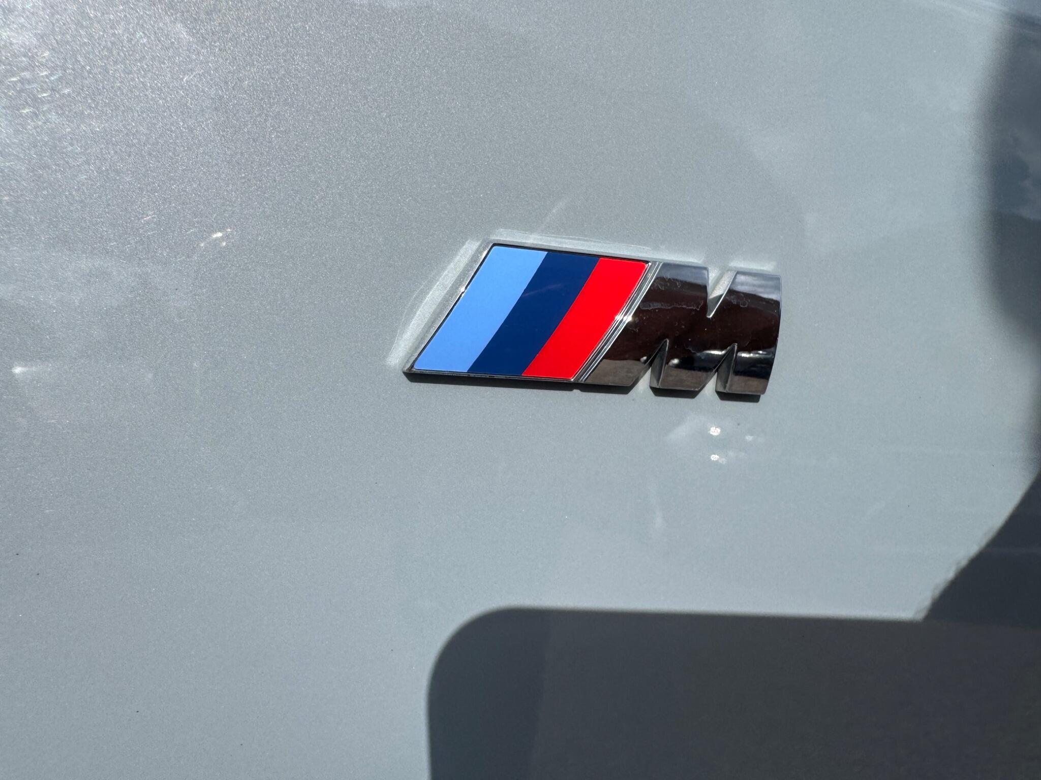 BMW 3 Series view 23