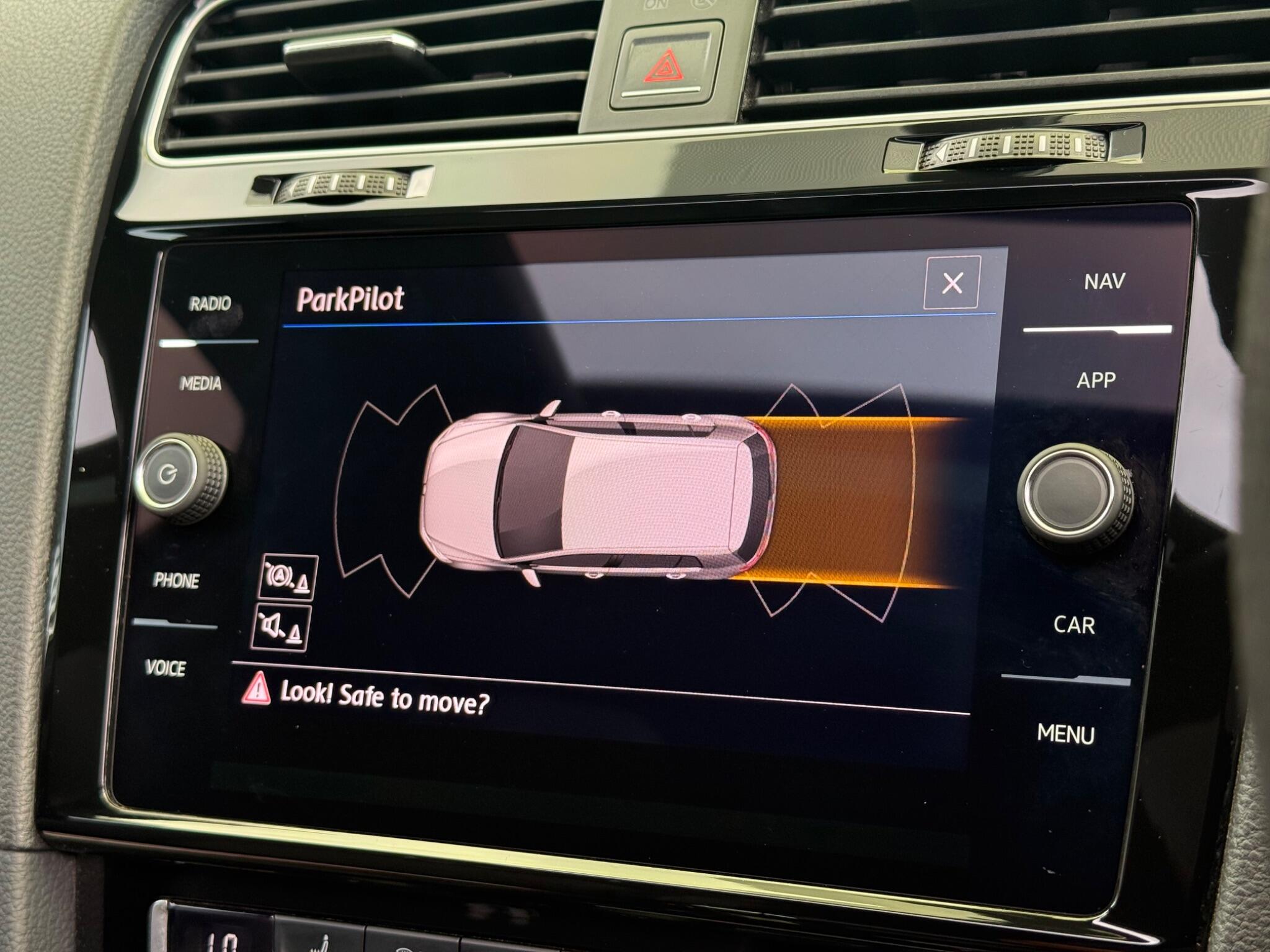 Volkswagen Golf view 20
