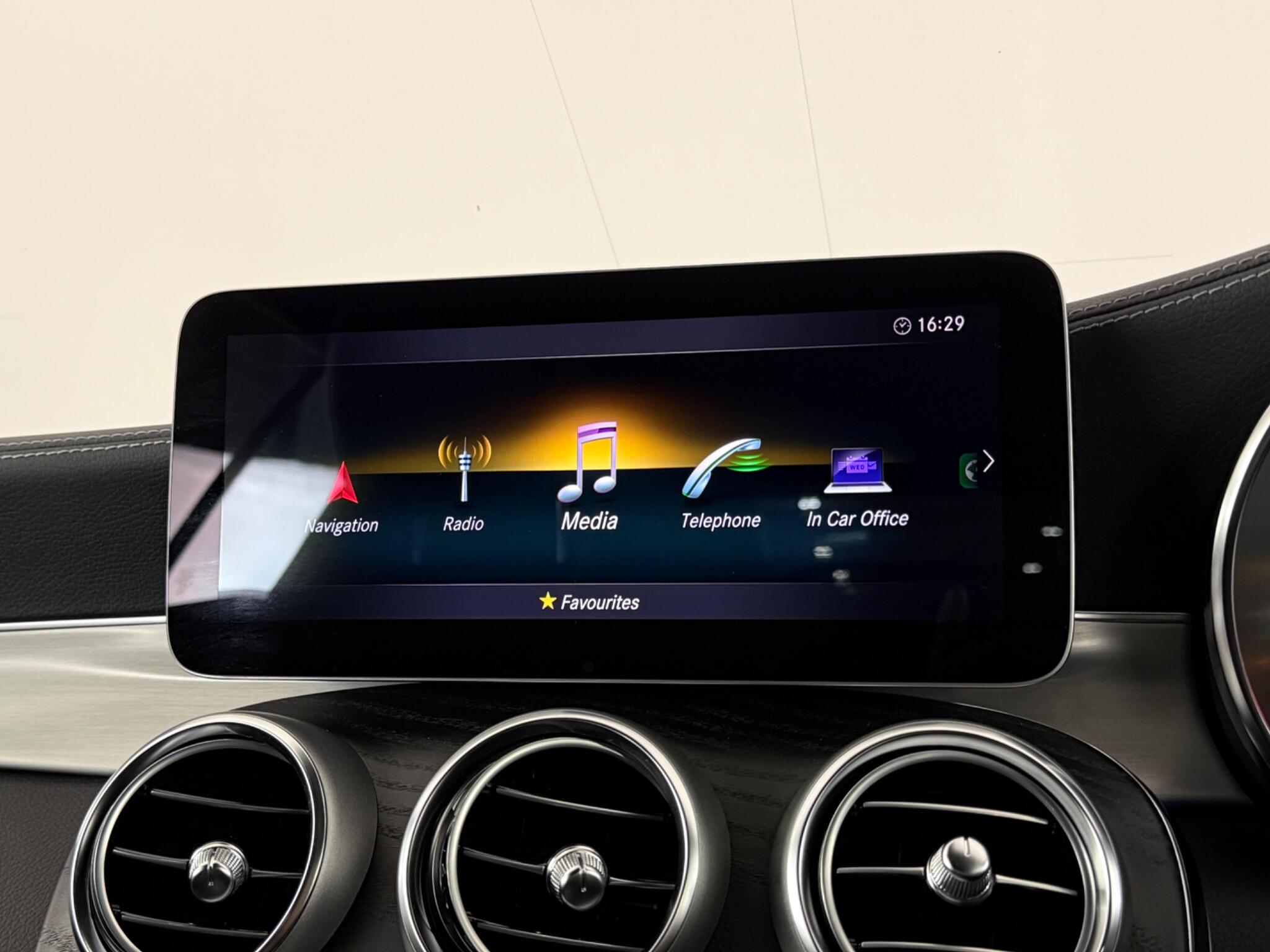 Mercedes-Benz C-Class view 24