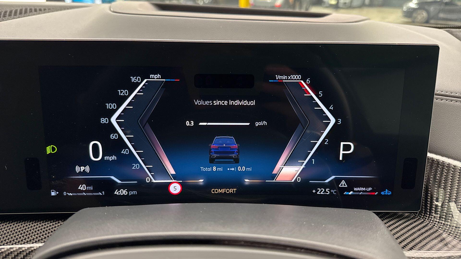 BMW X7 view 9