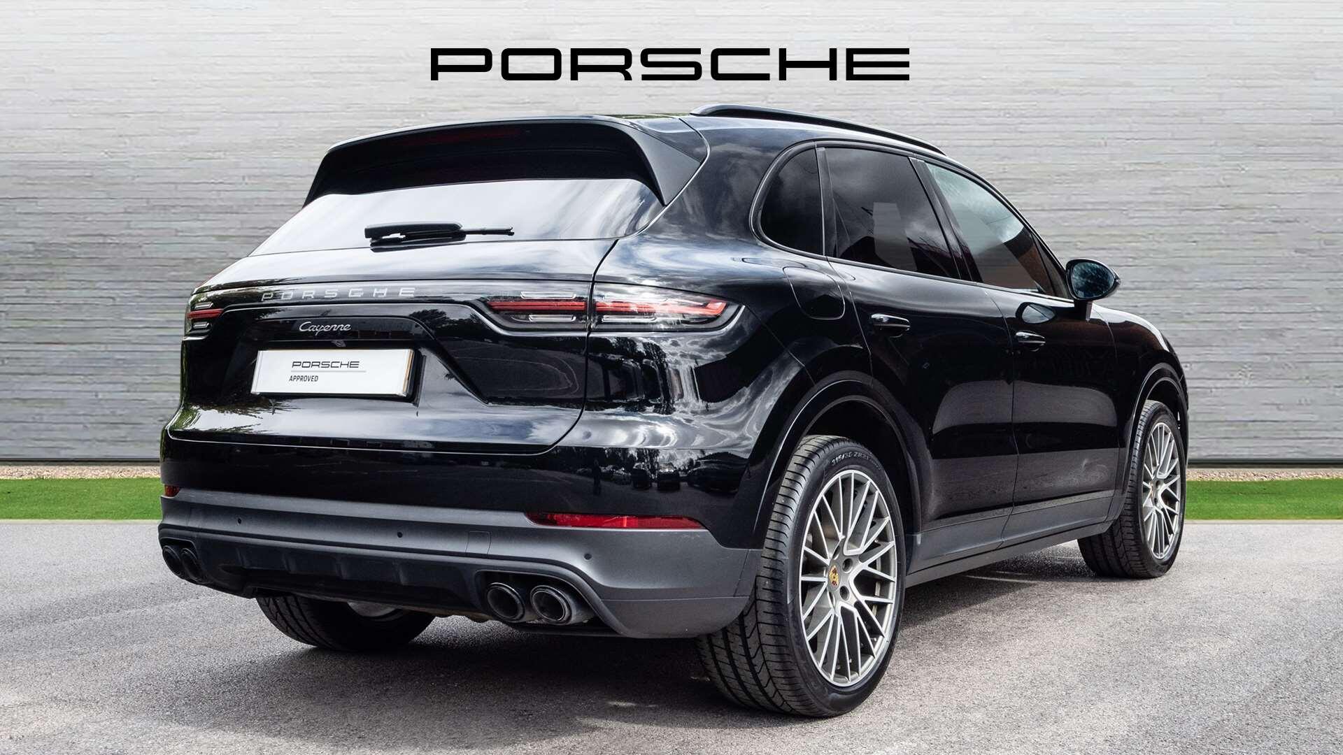 Porsche Cayenne view 3