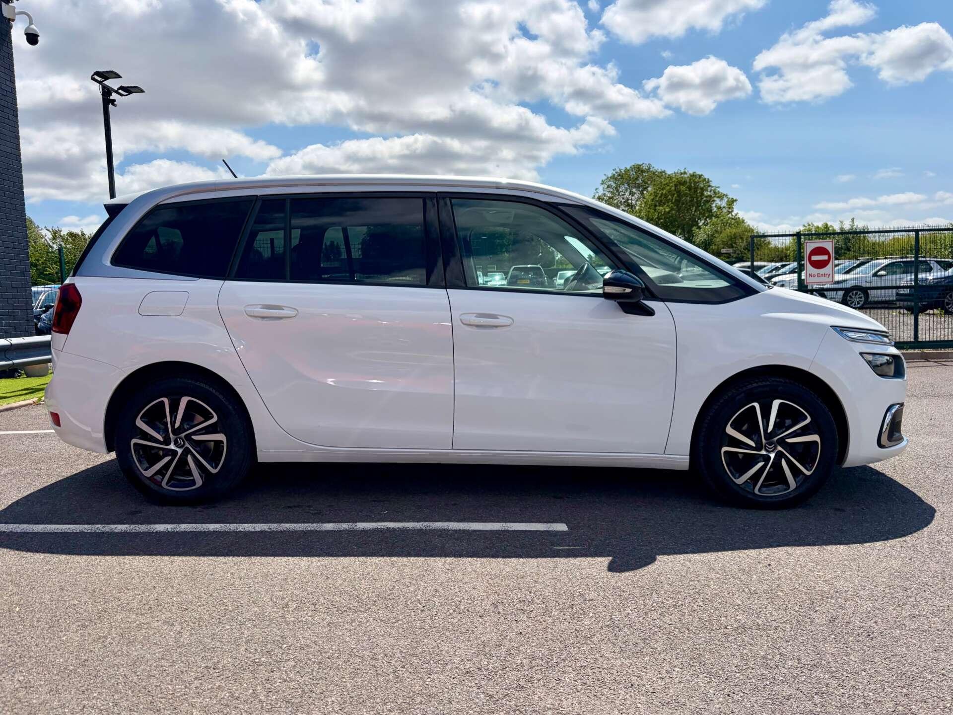 Citroen Grand C4 Spacetourer view 9