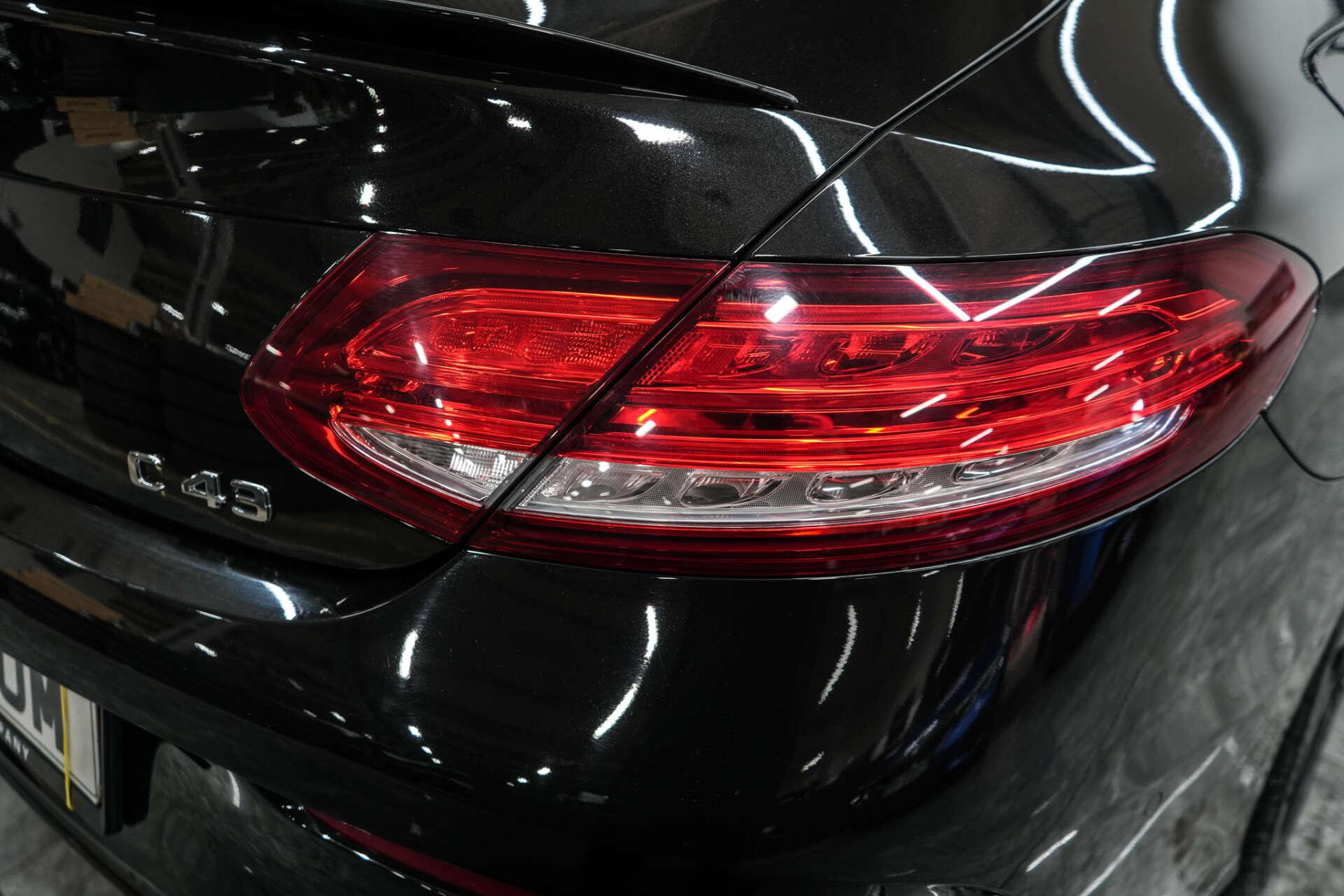 Mercedes-Benz C-Class view 12