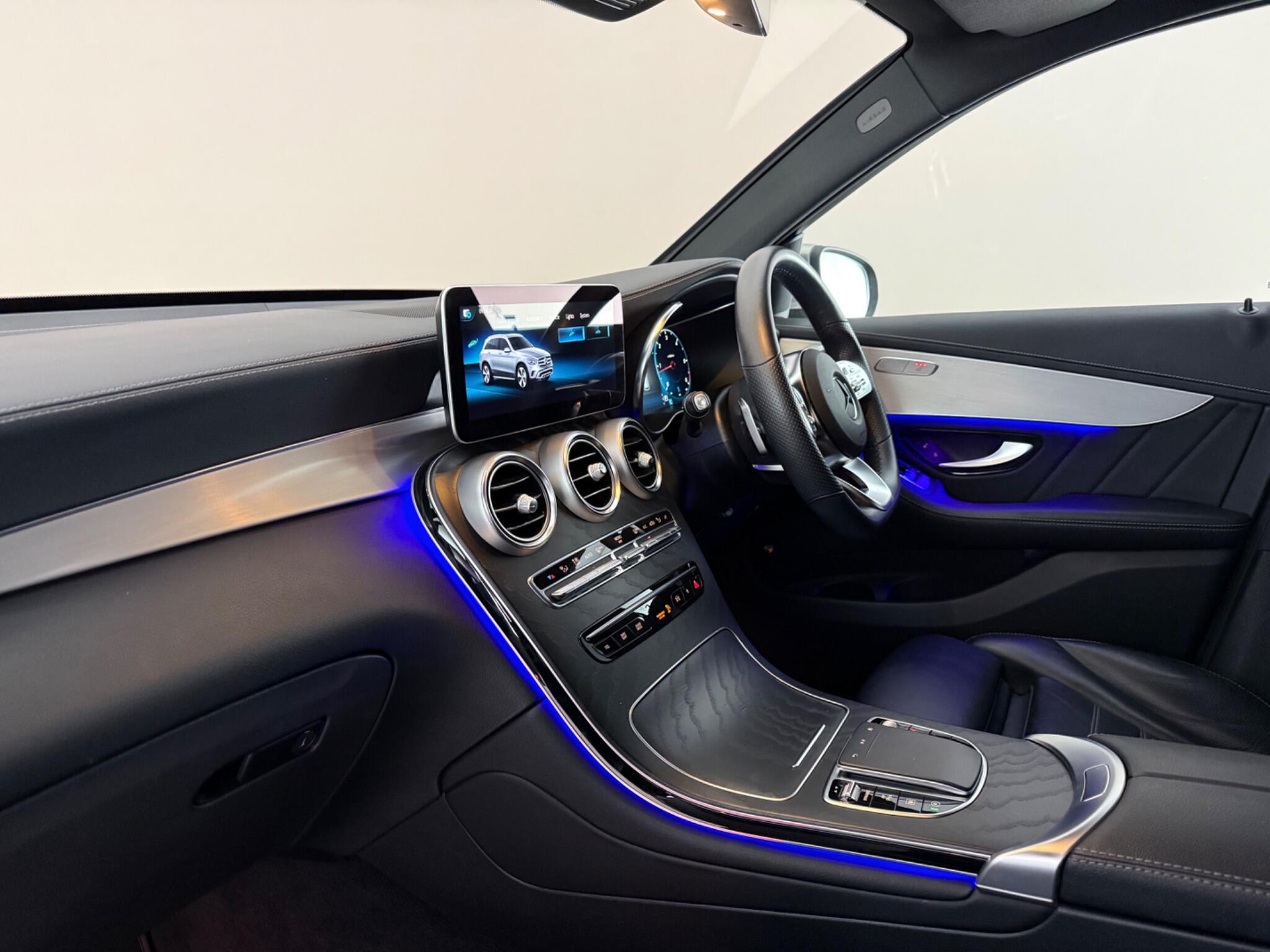 Mercedes-Benz GLC view 4