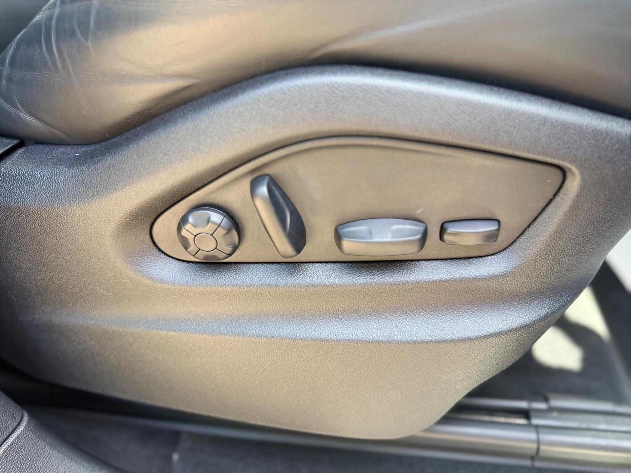 Porsche Cayenne view 19