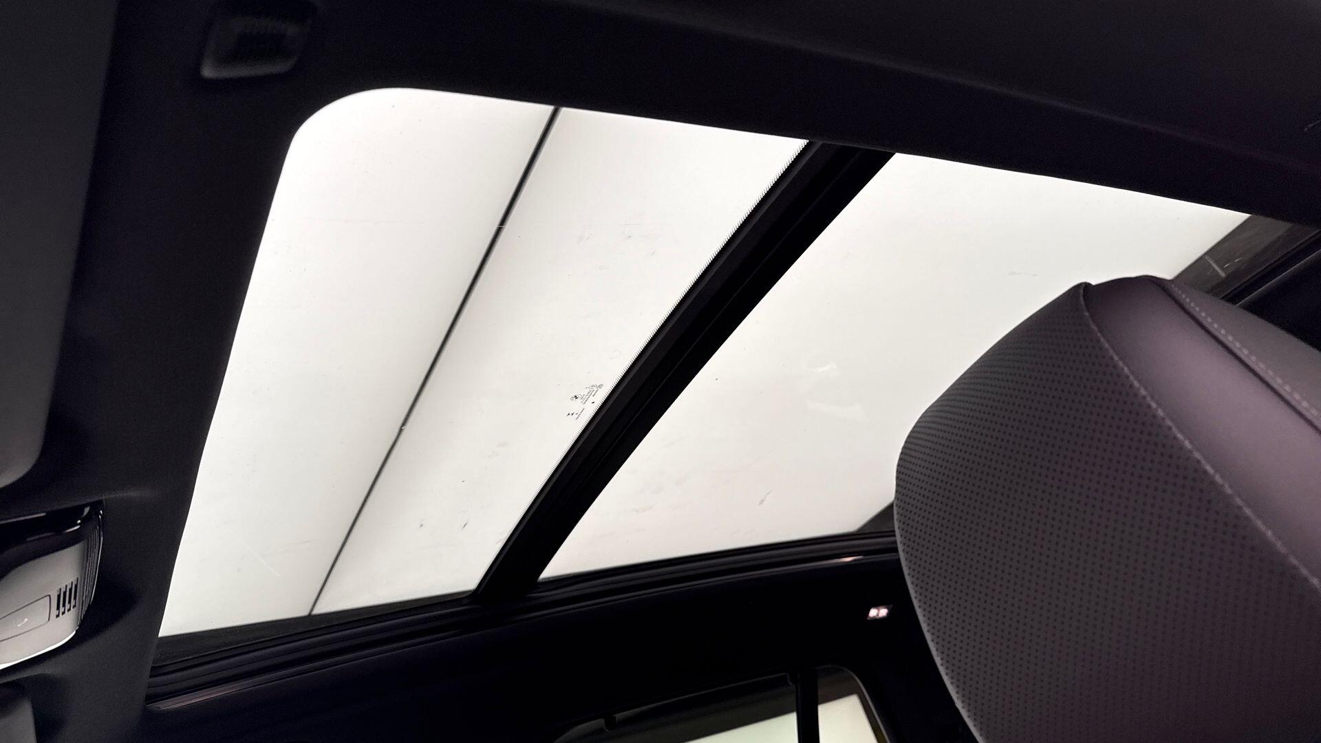 BMW X5 view 21