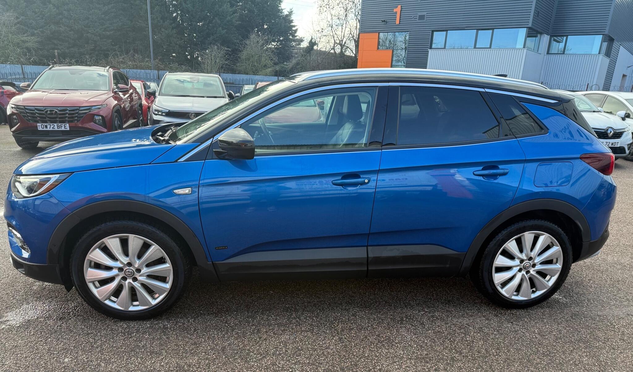 Vauxhall Grandland X view 3