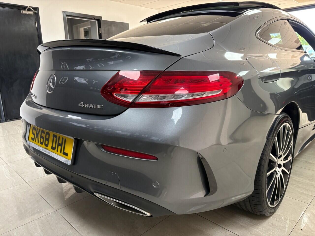 Mercedes-Benz C-Class view 18