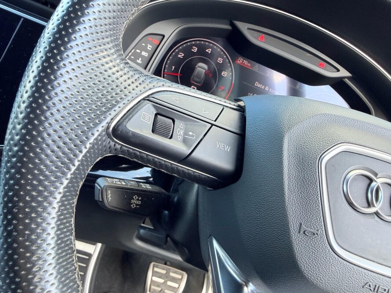 Audi Q8 view 39