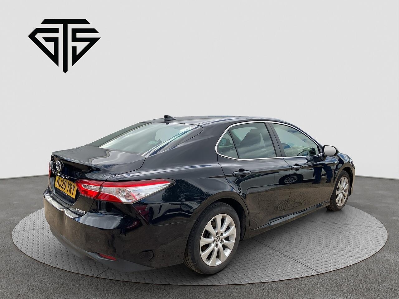 Toyota Camry view 4