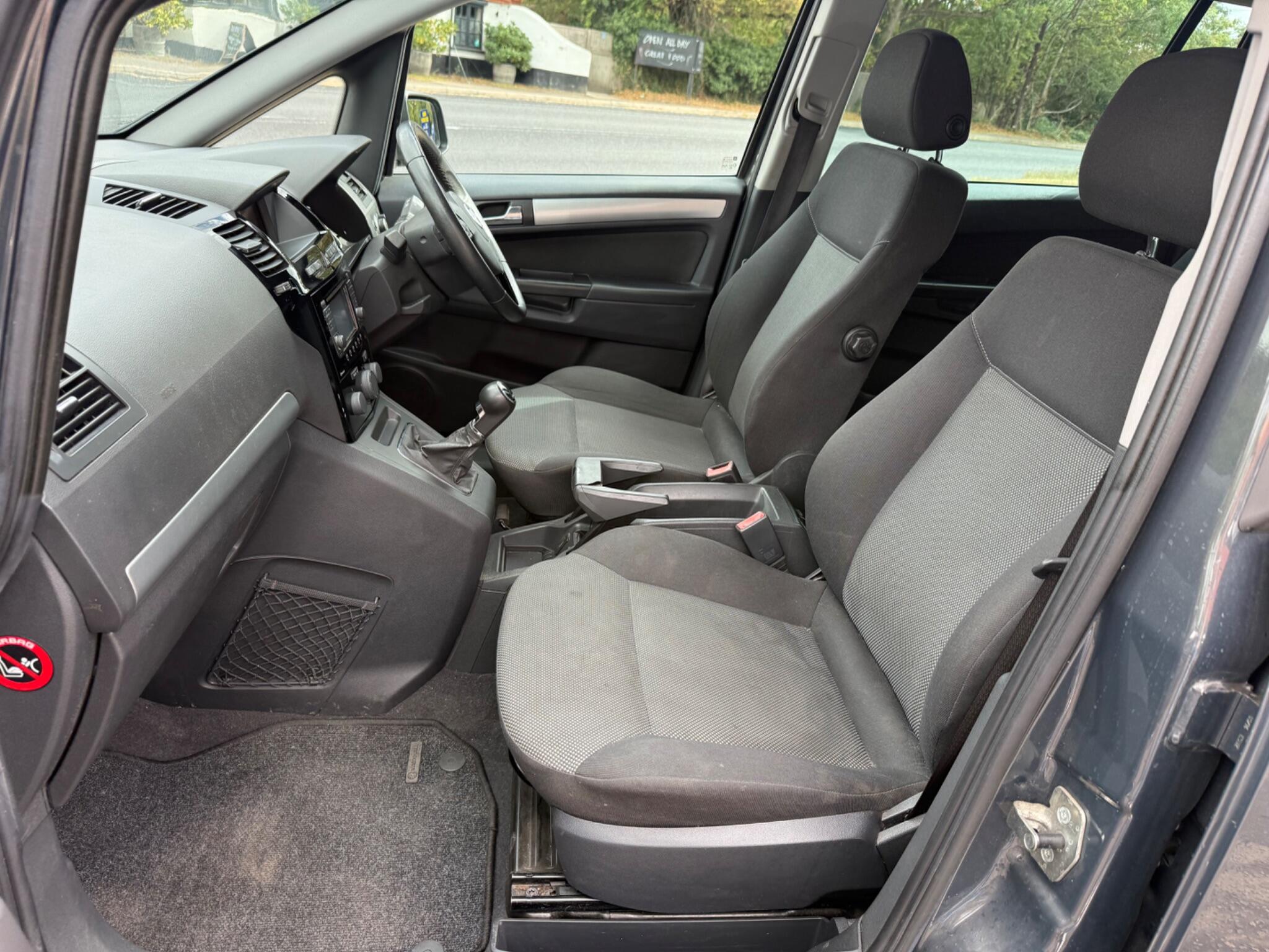 Vauxhall Zafira view 29