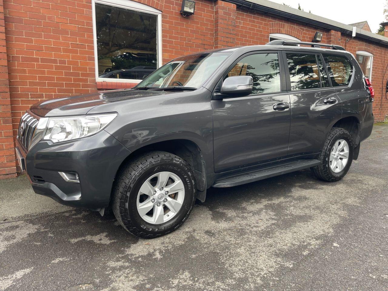 Toyota Land Cruiser view 9