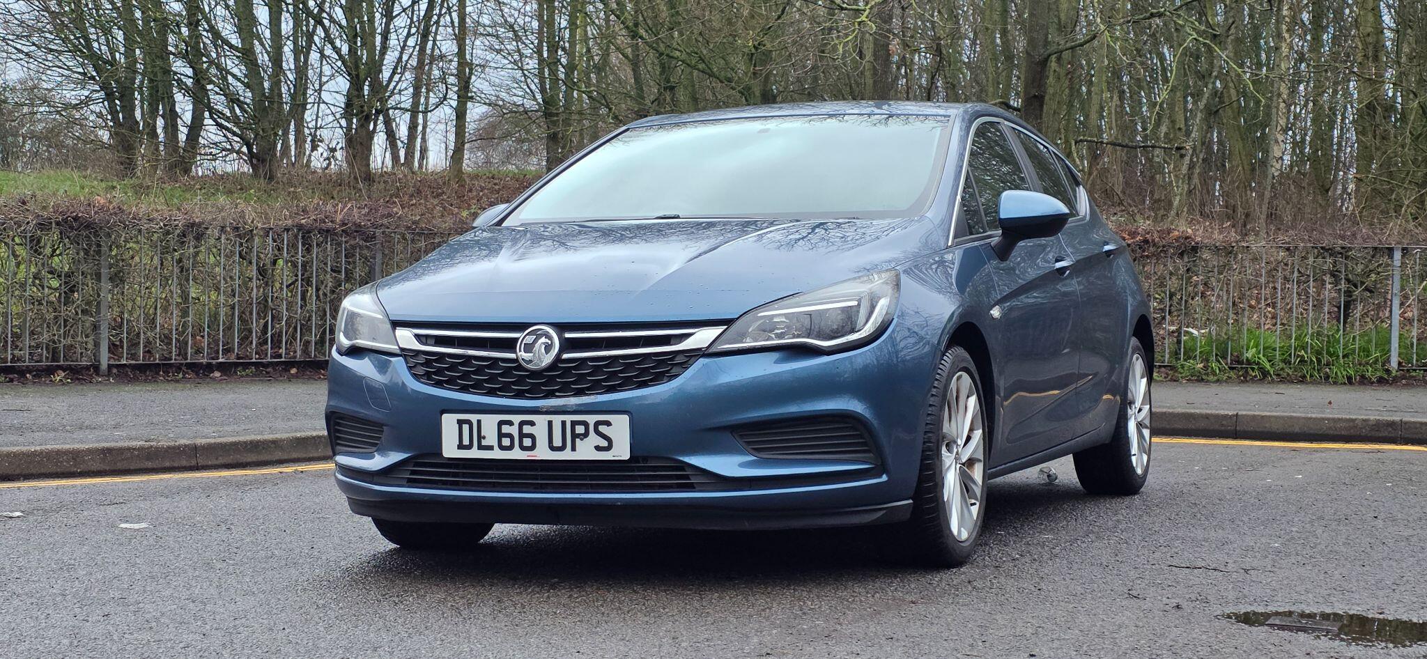 2016 Vauxhall Astra 1.6 CDTi BlueInjection Design Euro 6 (s/s) 5dr • 78,100 miles image 12