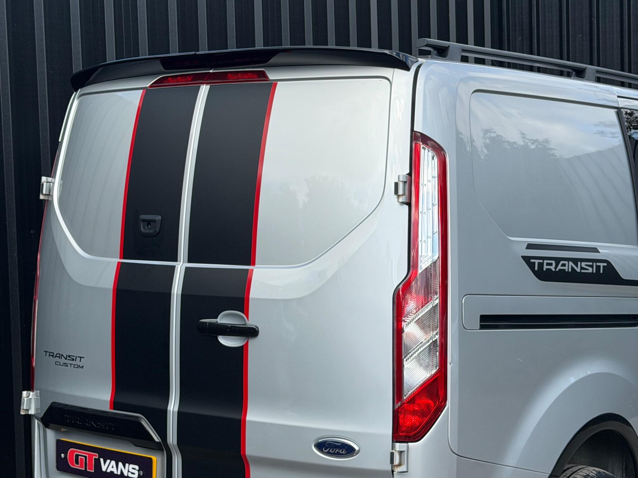 Ford Transit Custom view 32