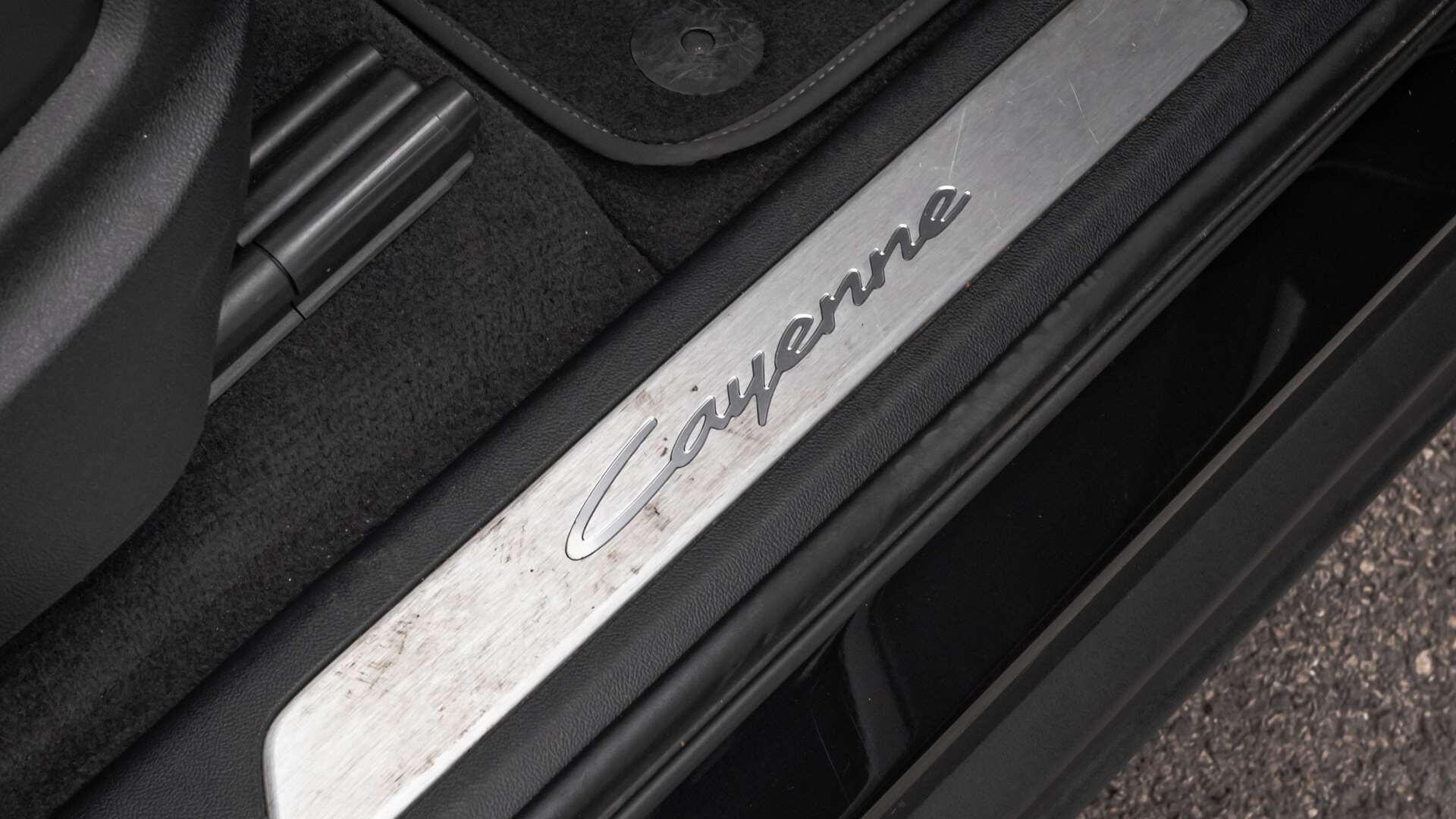 Porsche Cayenne view 28