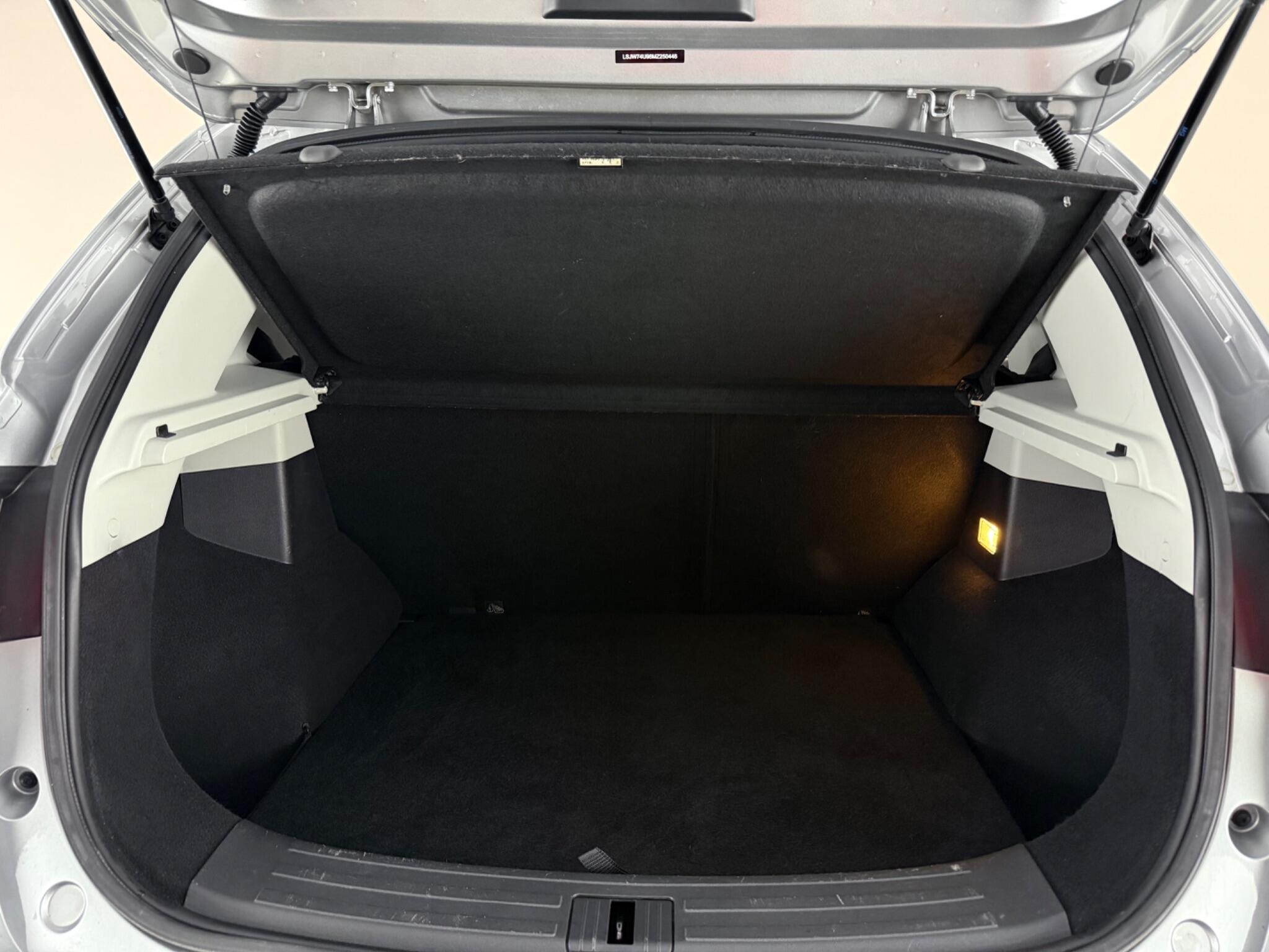 MG ZS view 10