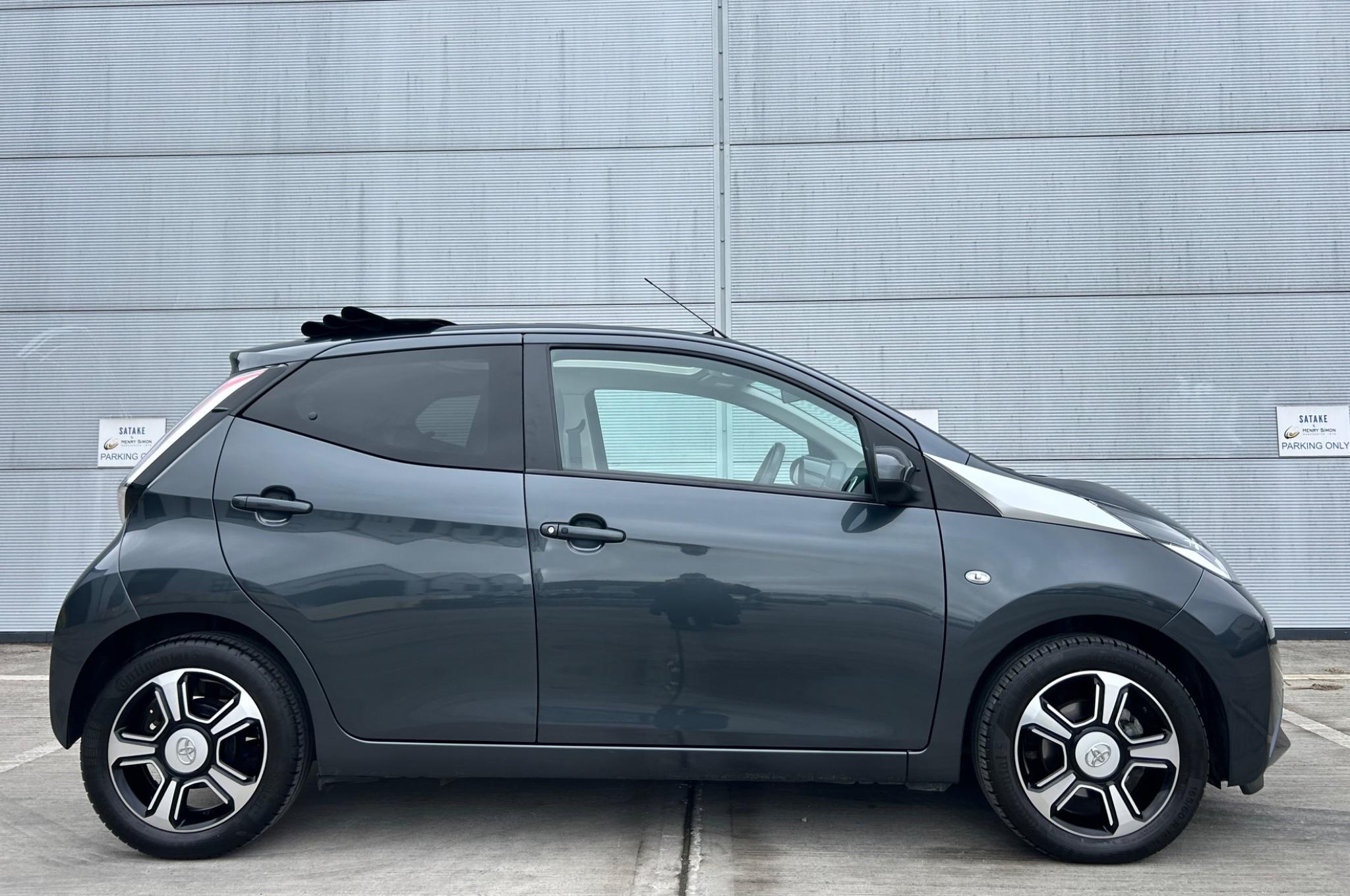 Toyota Aygo view 8