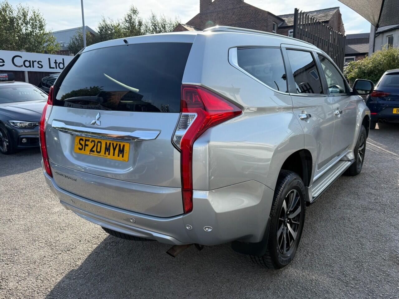 Mitsubishi Shogun Sport view 17