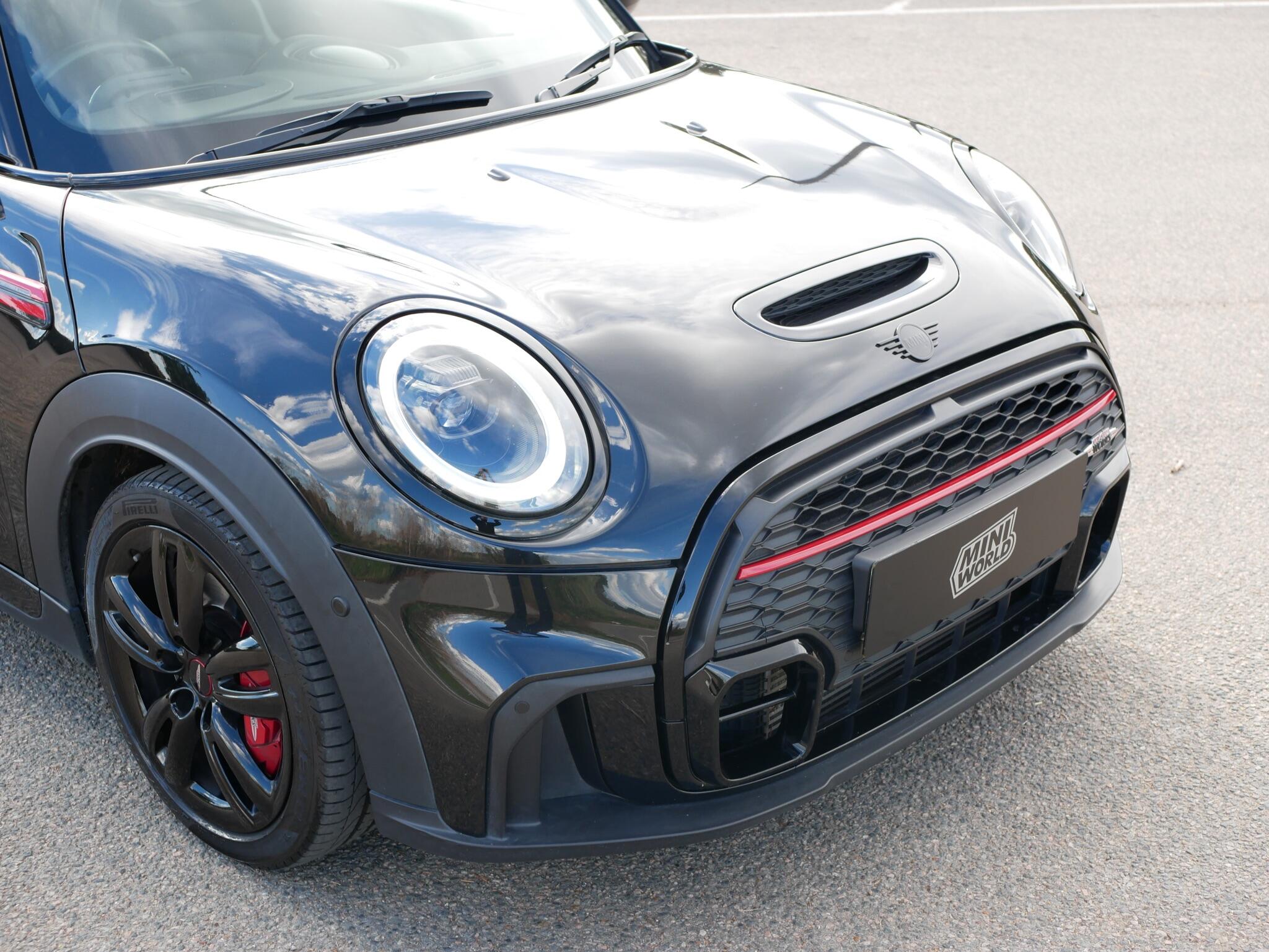 Mini Hatch view 24