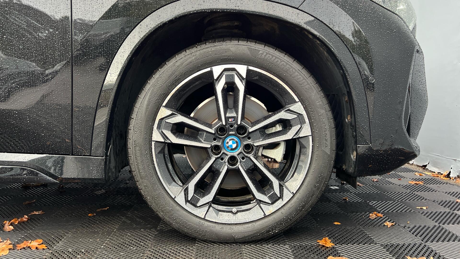BMW iX1 view 14