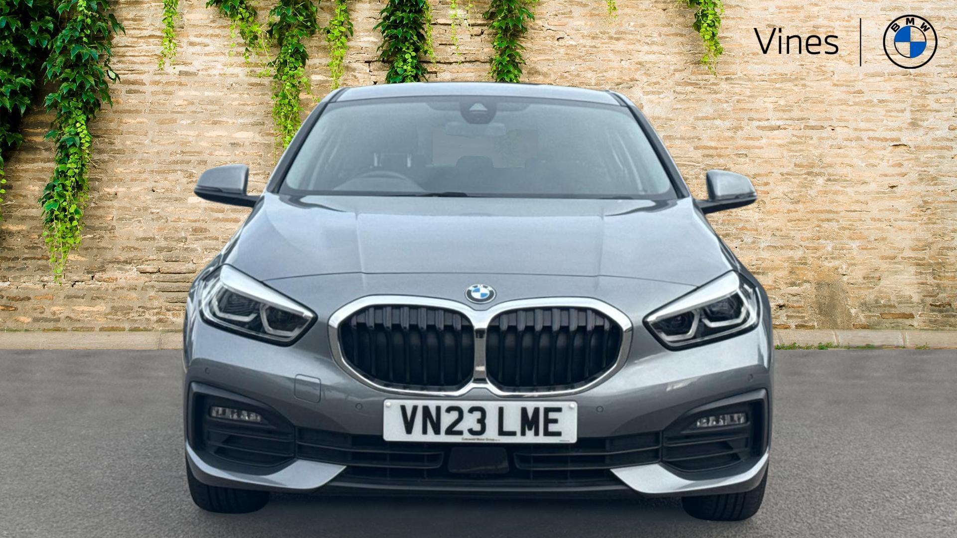 BMW 1 Series view 16