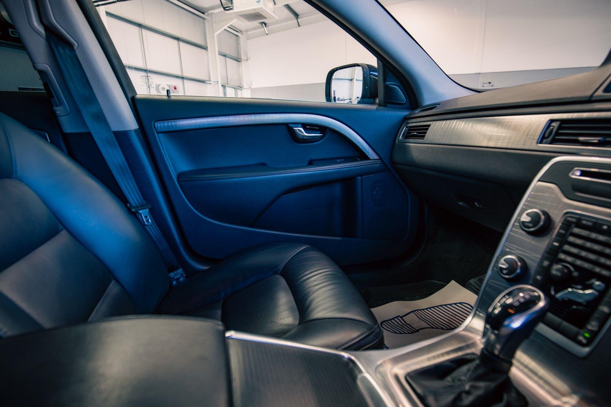 Volvo XC70 view 21