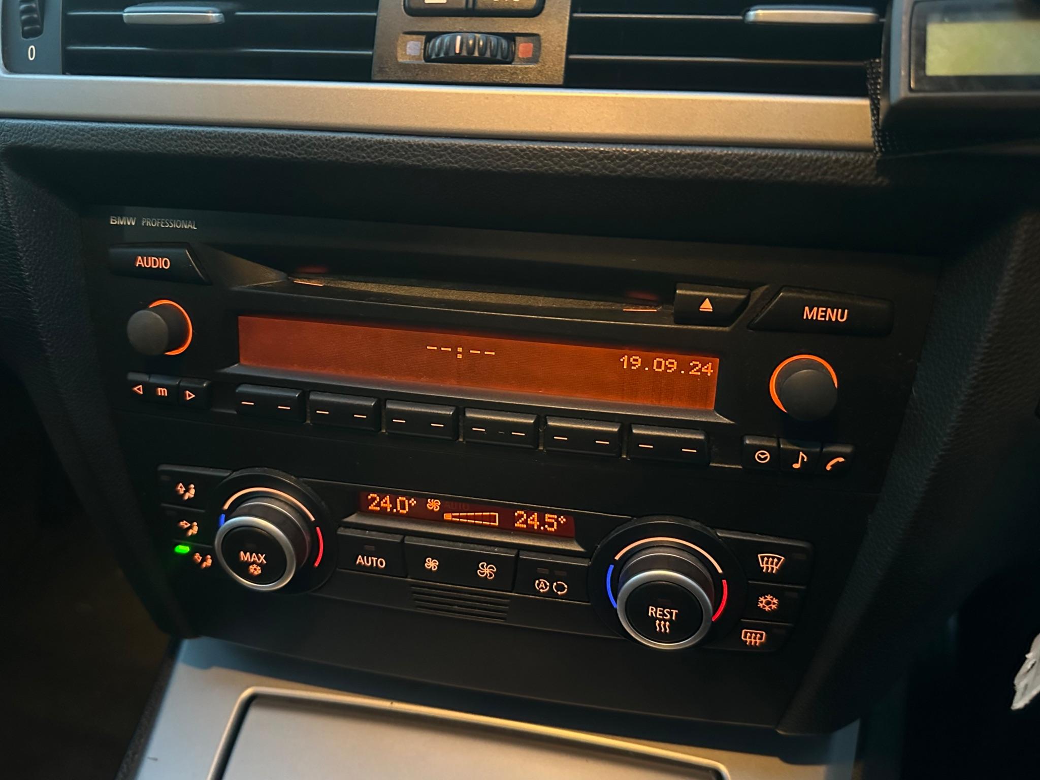 BMW 3 Series view 20
