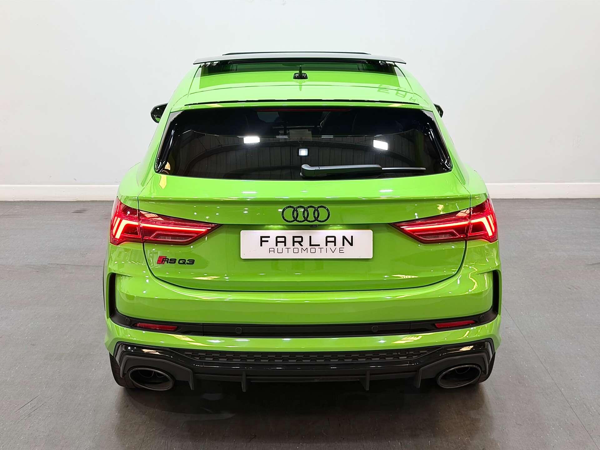 Audi RS Q3 view 20
