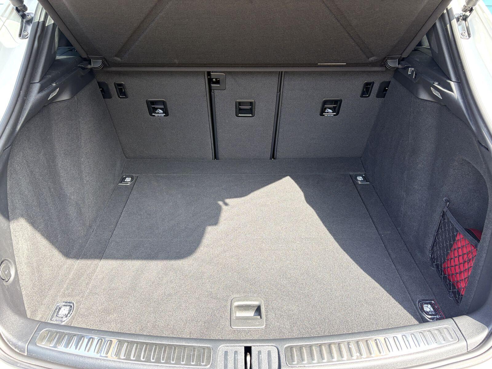 Porsche Macan view 48