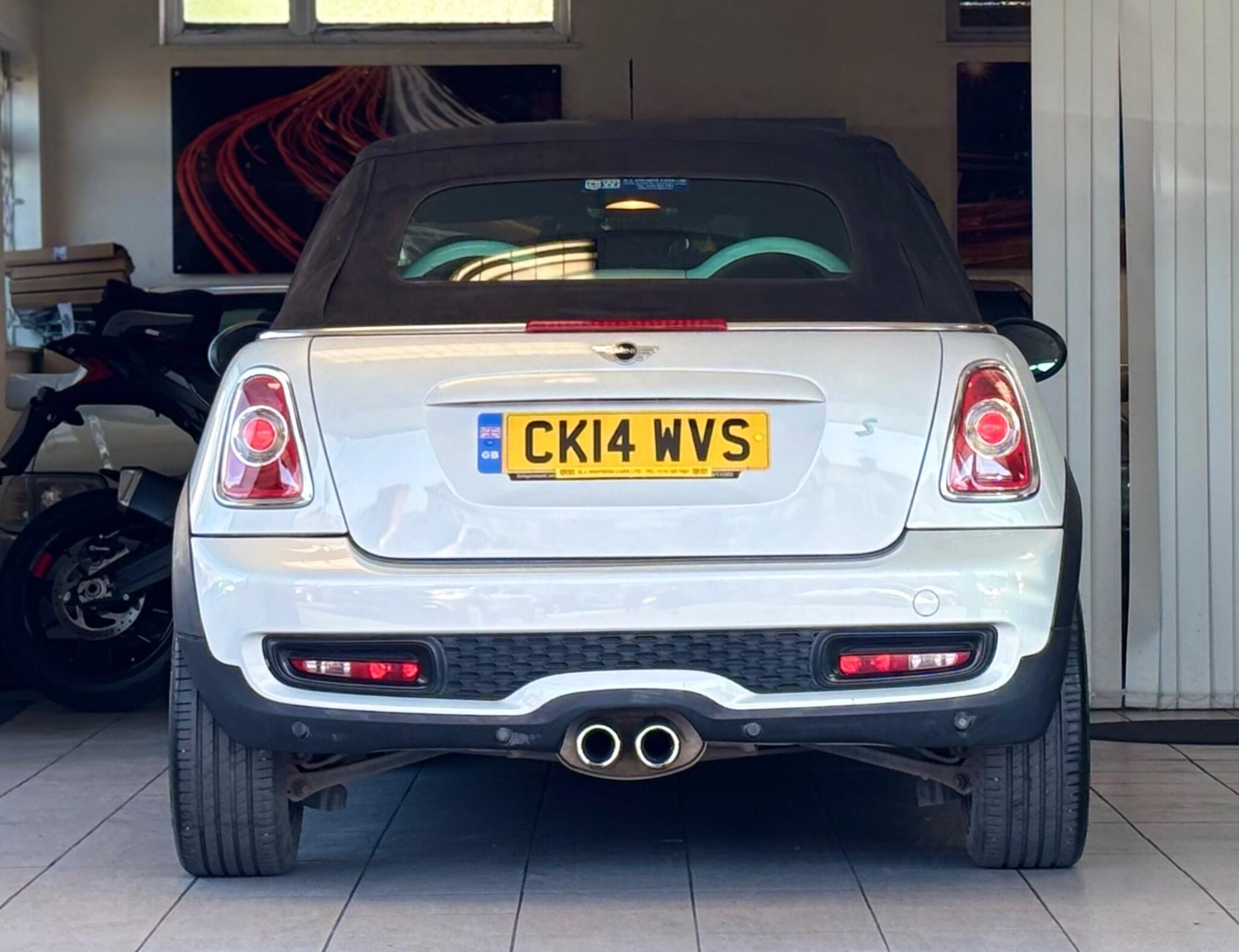 Mini Convertible view 9