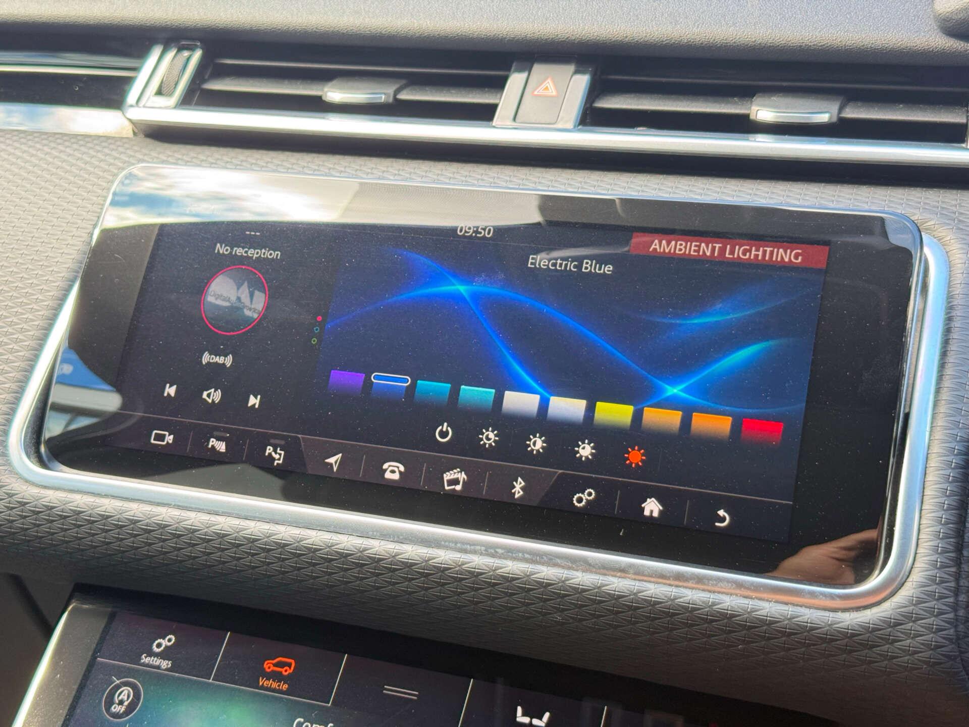 Land Rover Range Rover Velar view 73