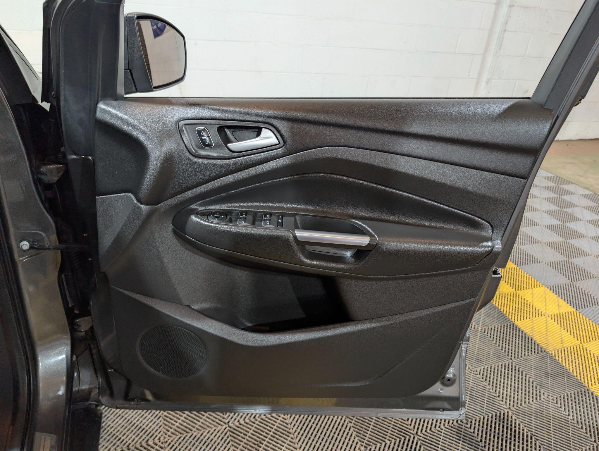 Ford Kuga view 42