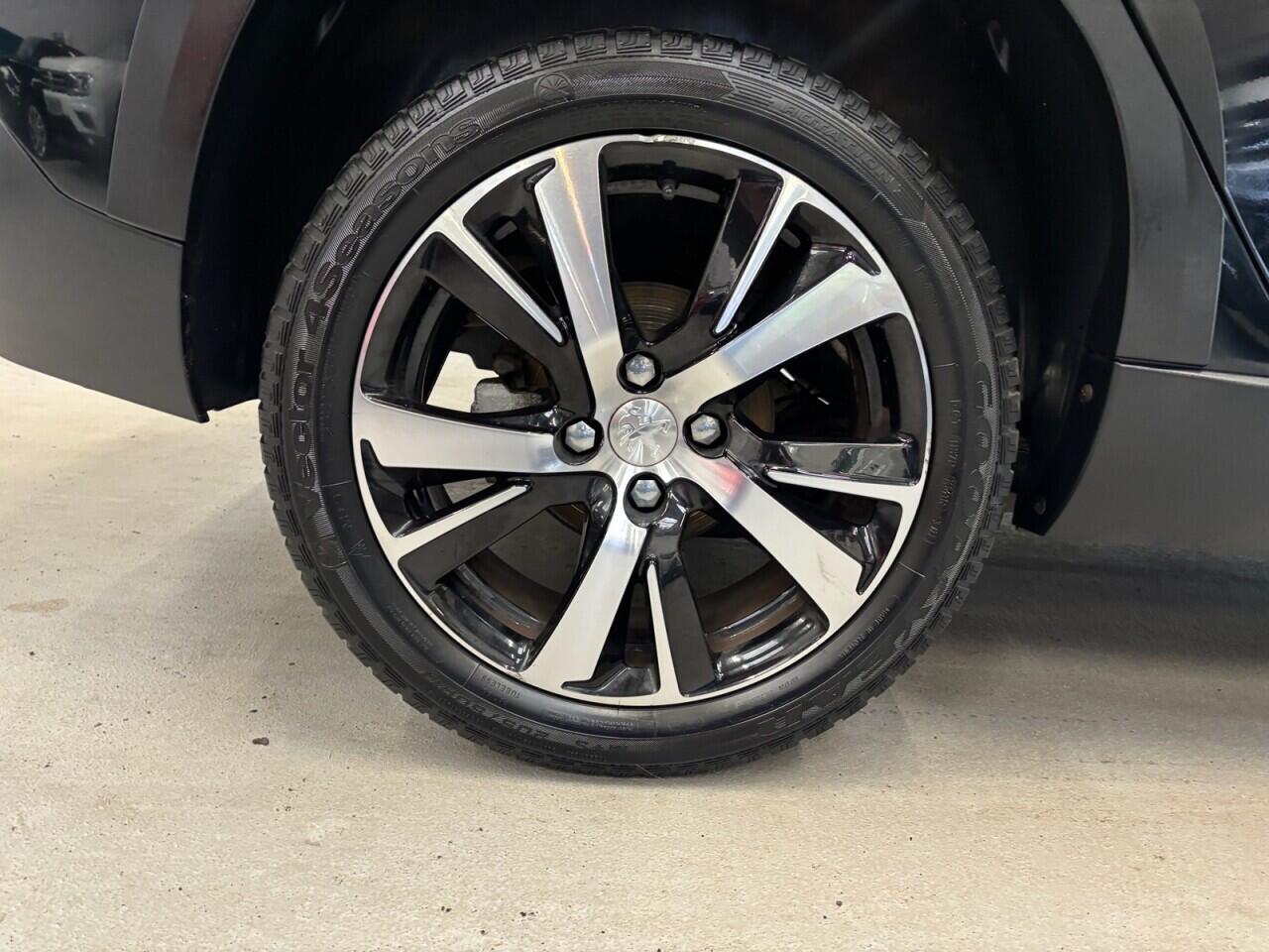Peugeot 2008 view 10