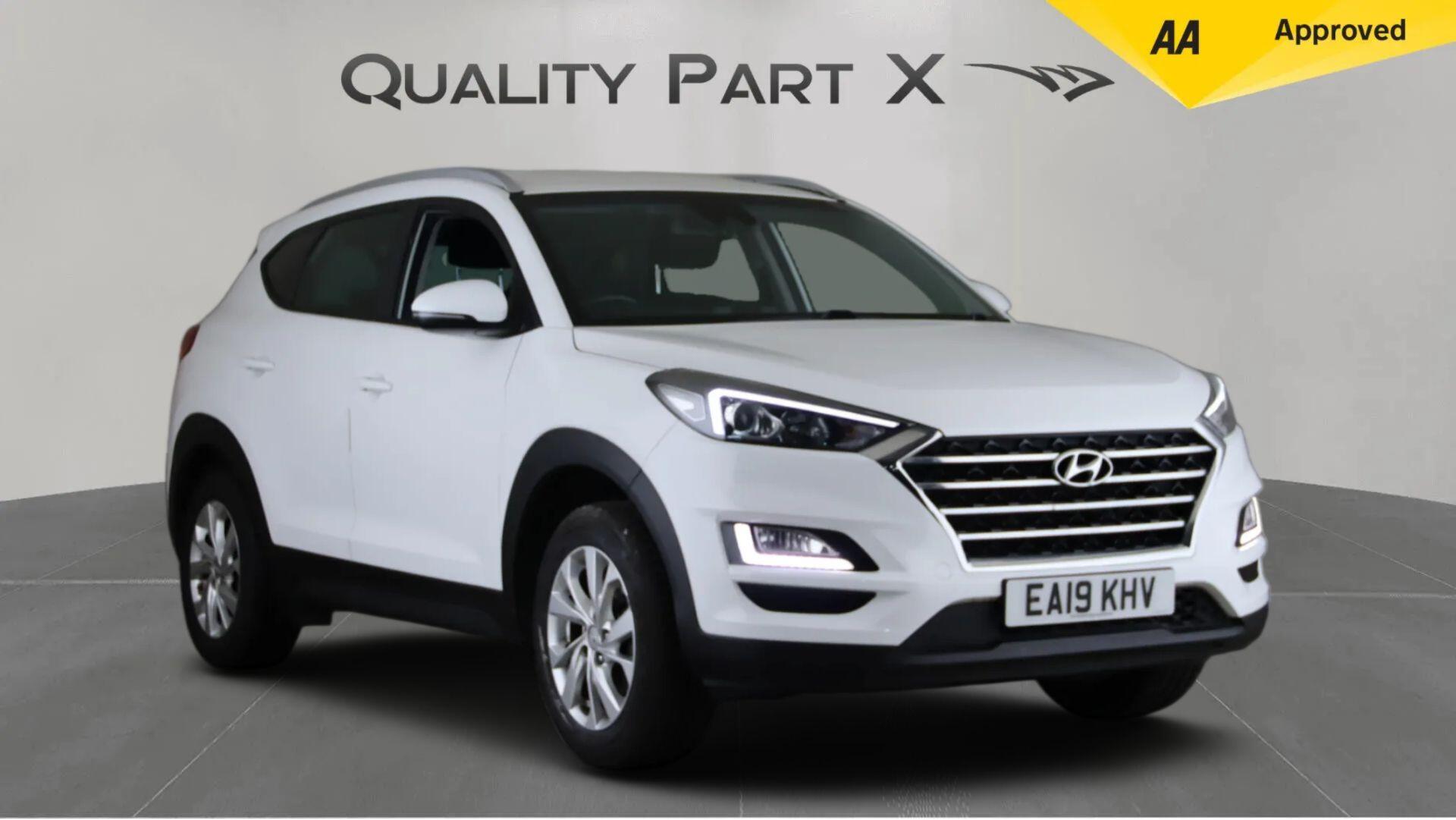 White 2019 Hyundai Tucson SUV/Crossover Front-wheel drive Manual