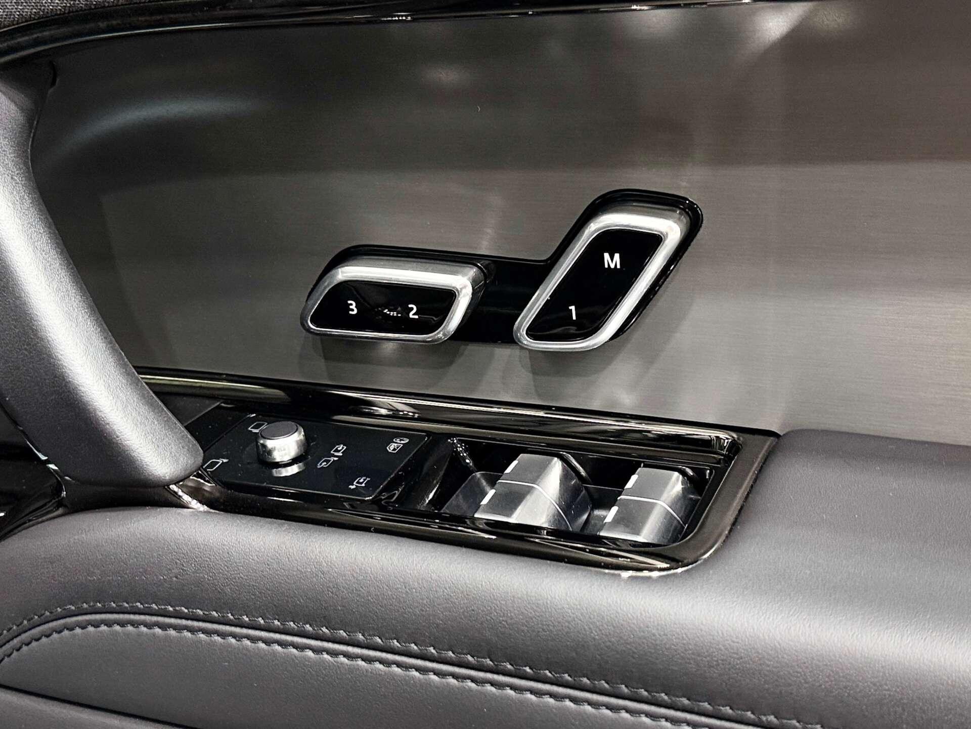 Land Rover Range Rover Sport view 30