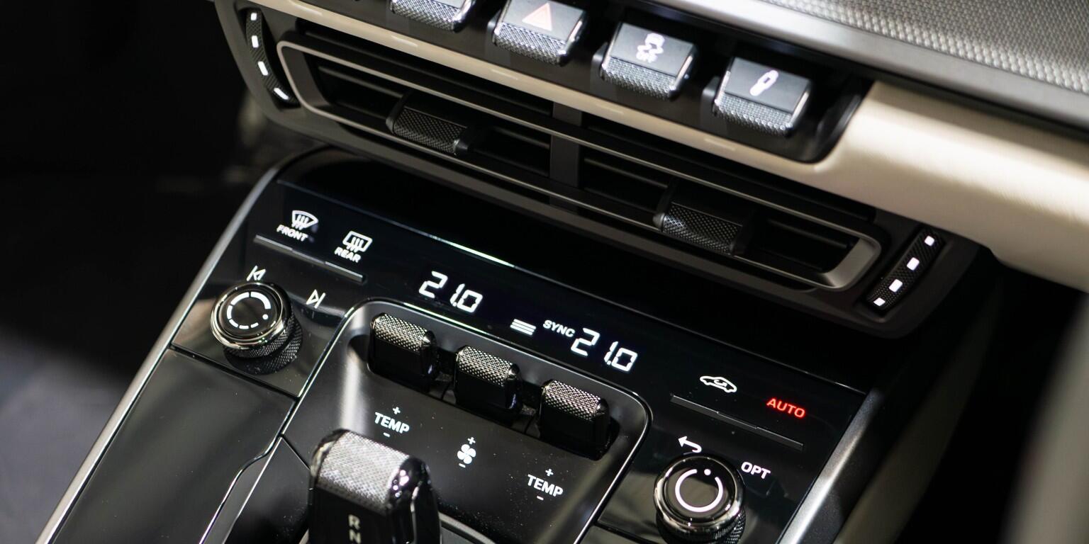 Porsche 911 view 42