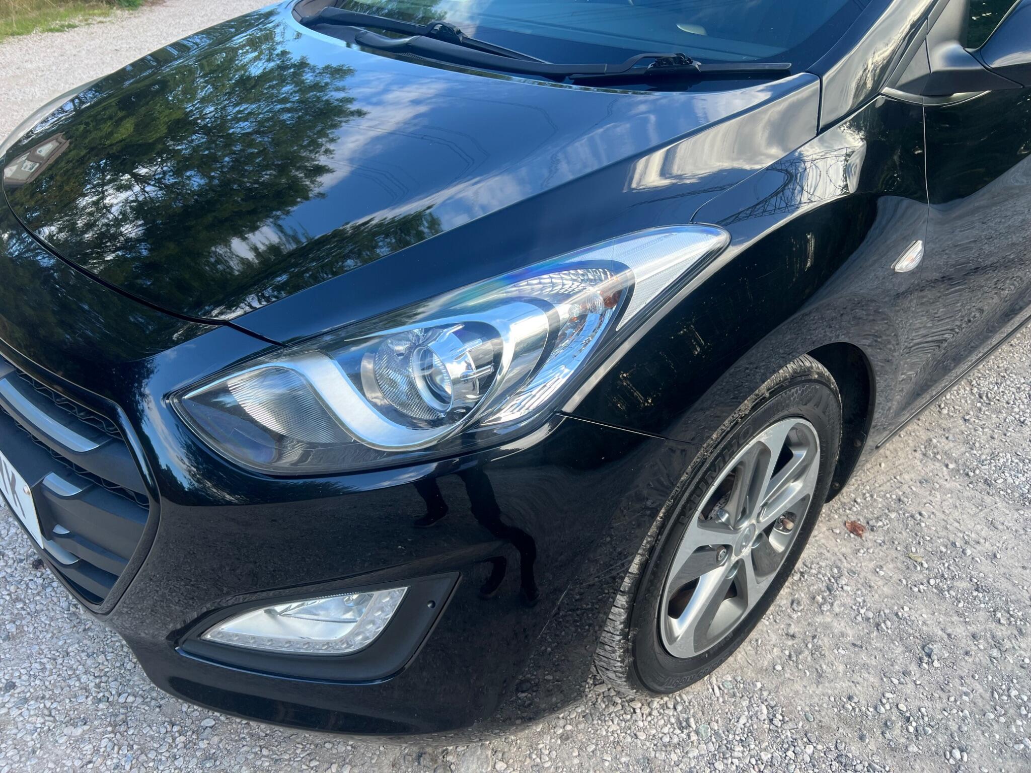 Hyundai i30 view 21