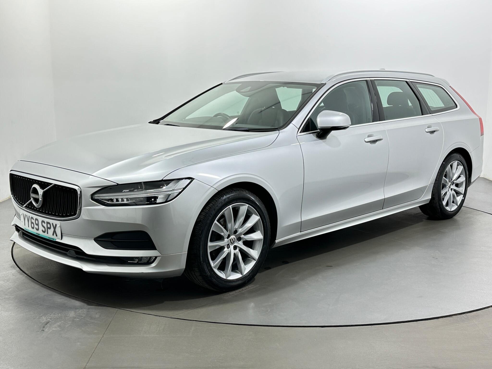 Volvo V90 view 4