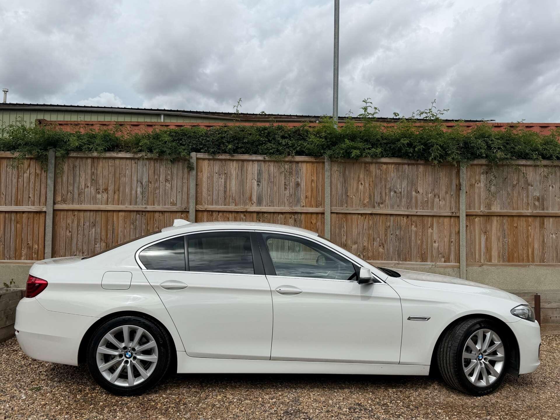 BMW 5 Series view 12