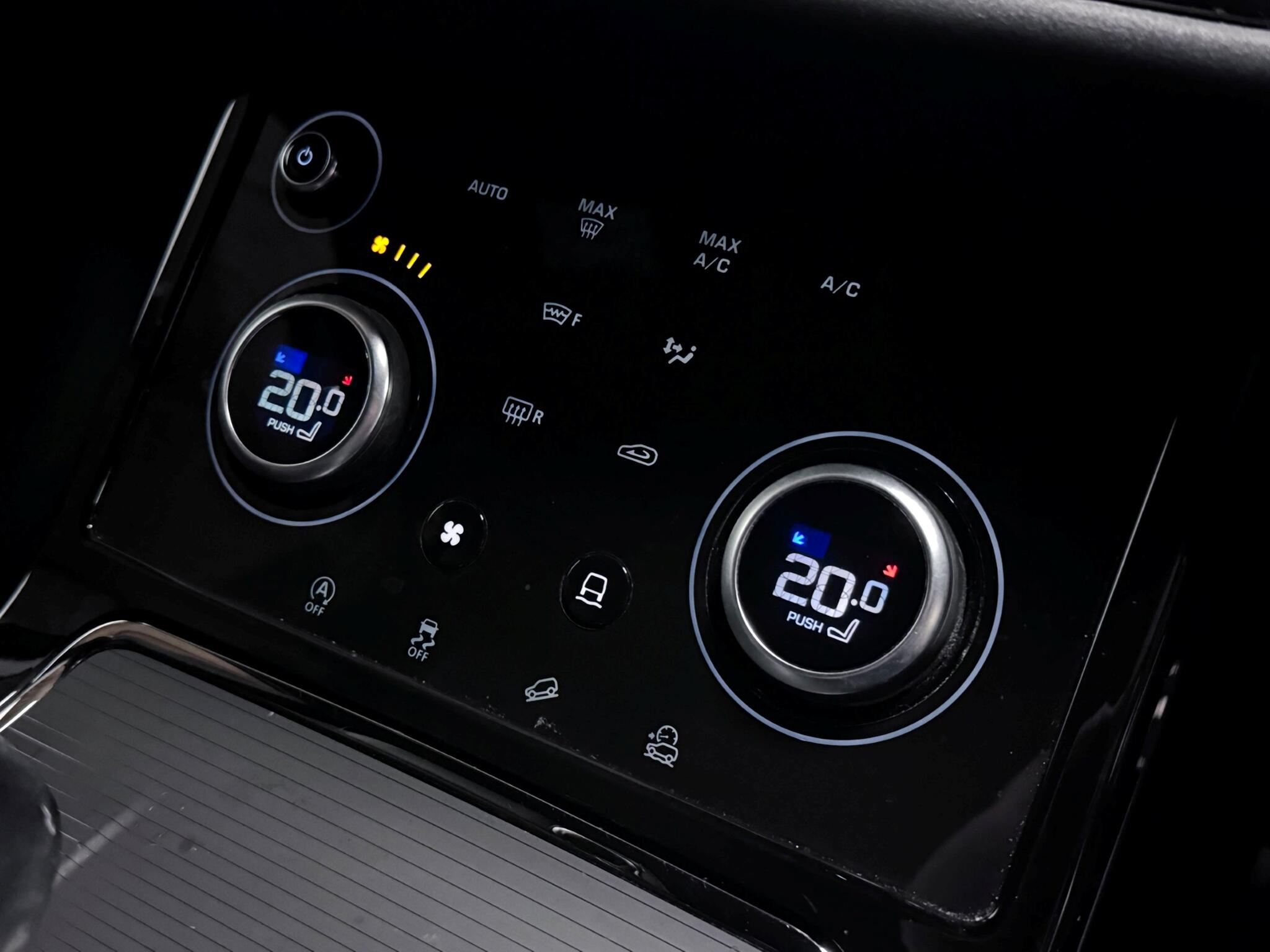 Land Rover Range Rover Evoque view 35