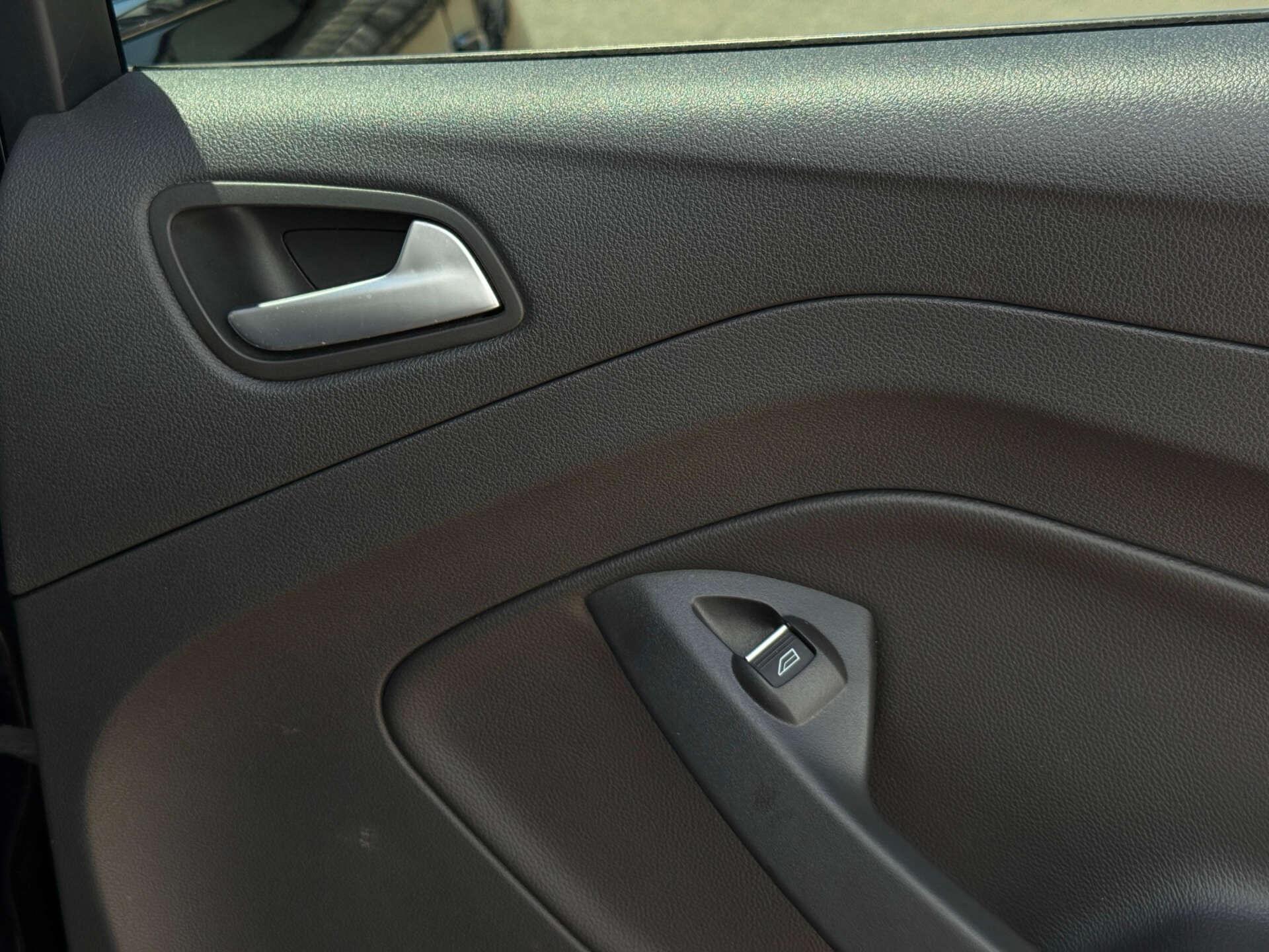 Ford Kuga view 24