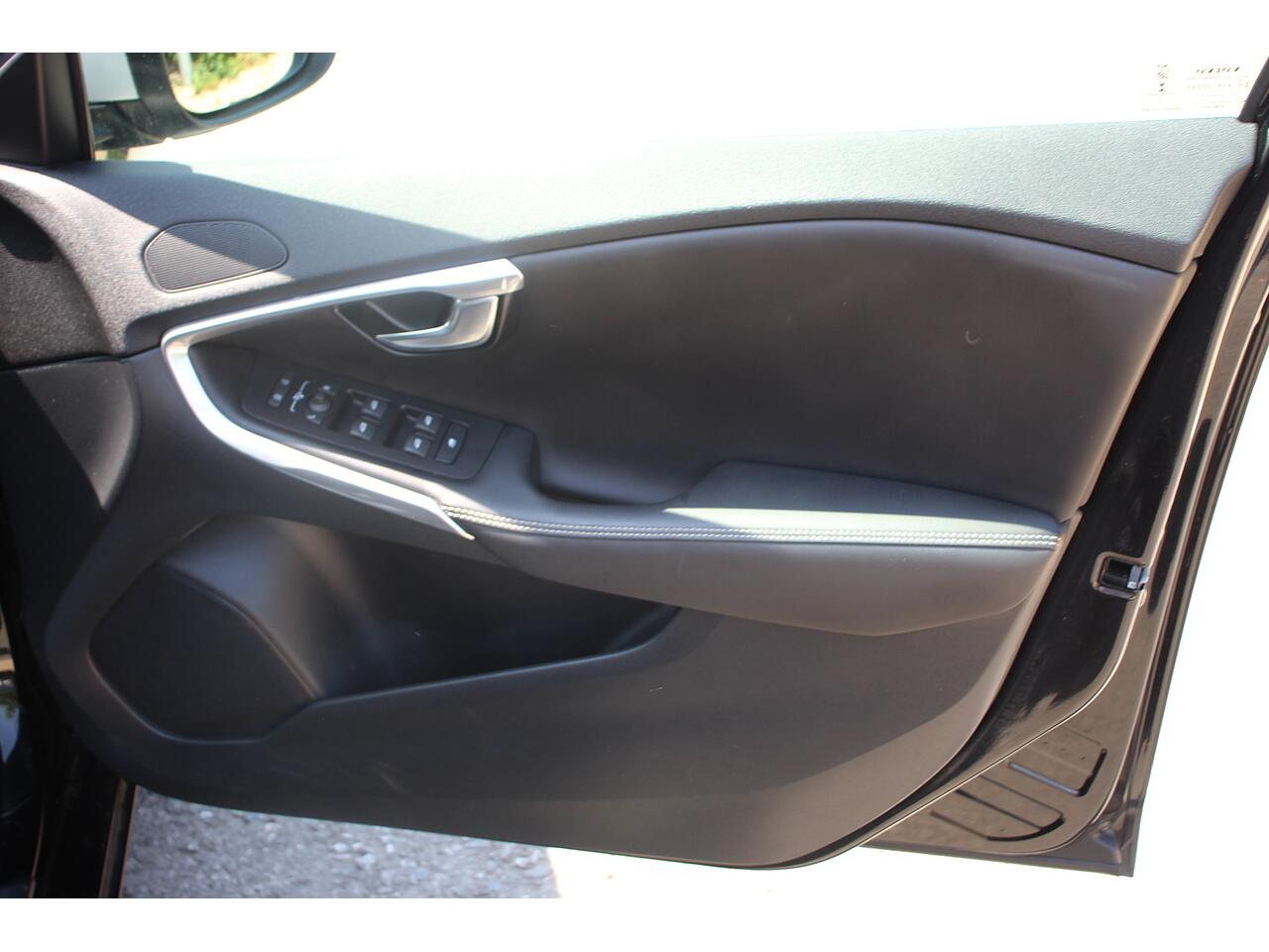 Volvo V40 view 31