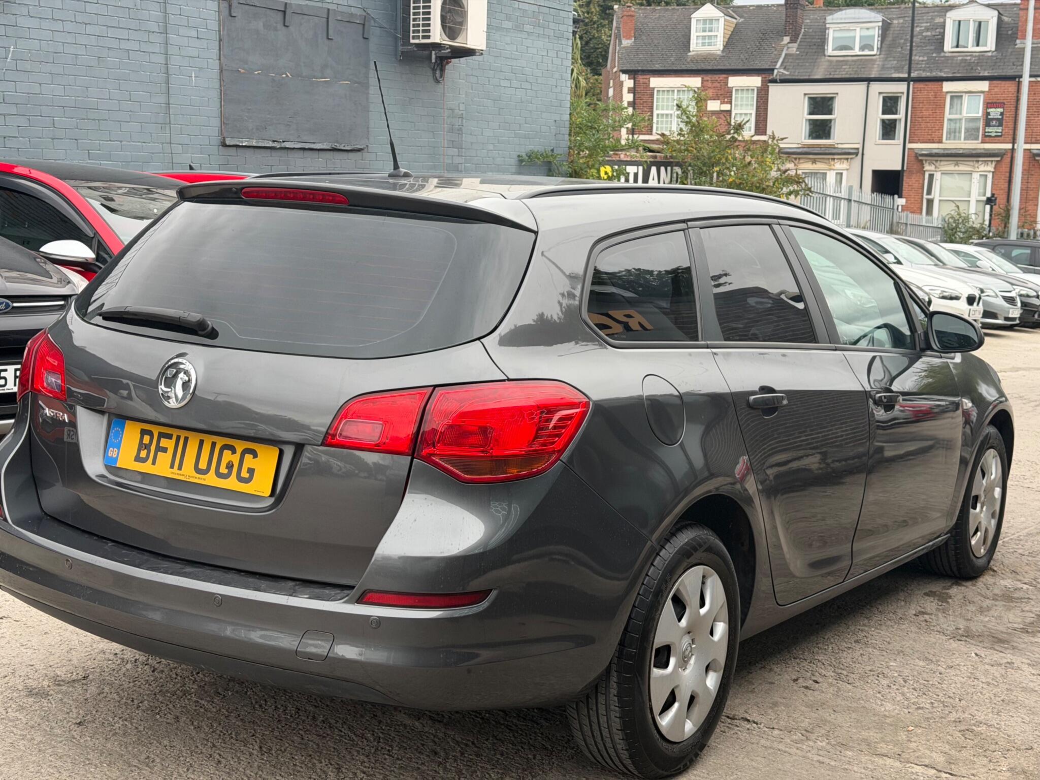 Vauxhall Astra view 13