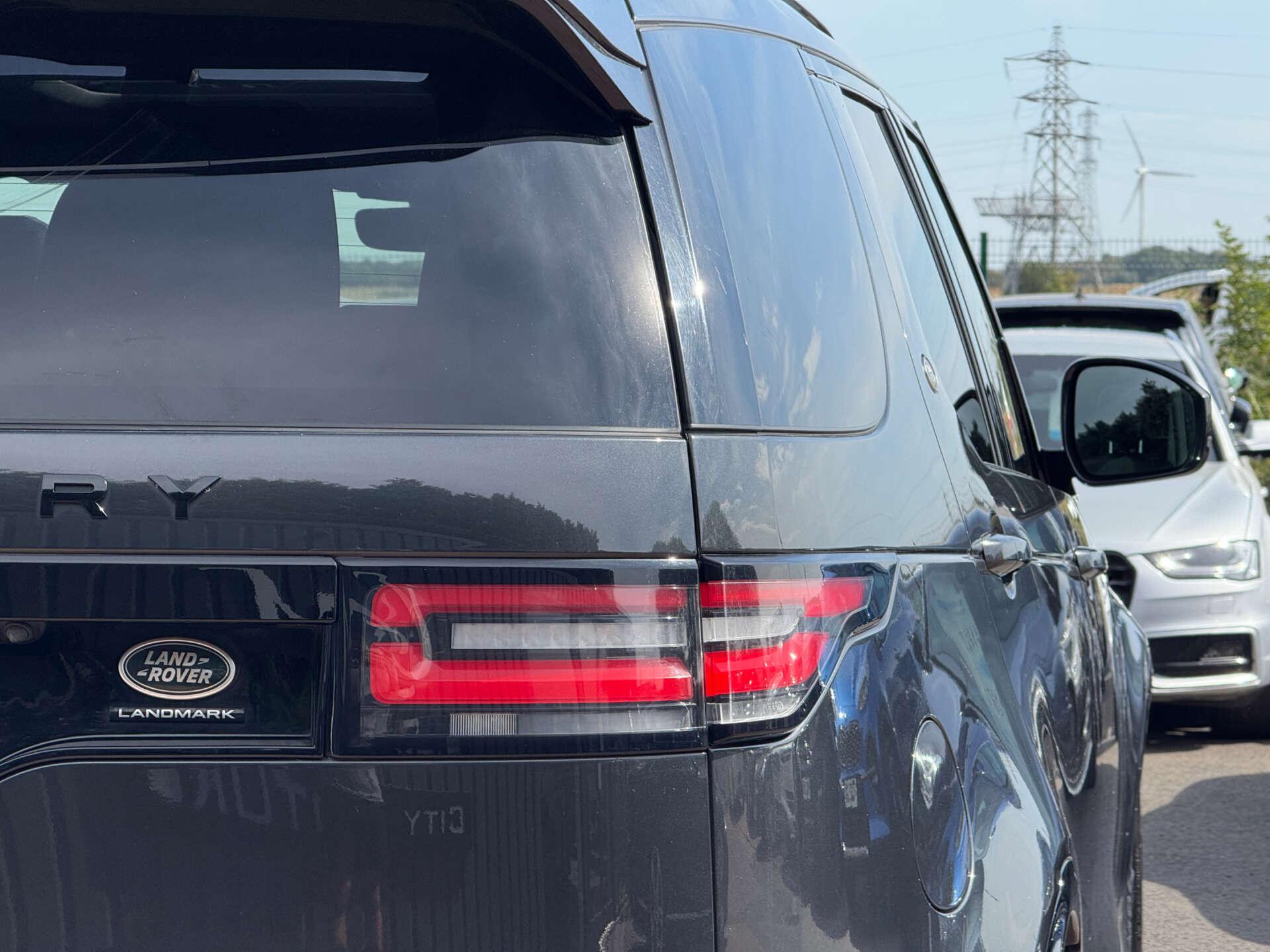 Land Rover Discovery view 24
