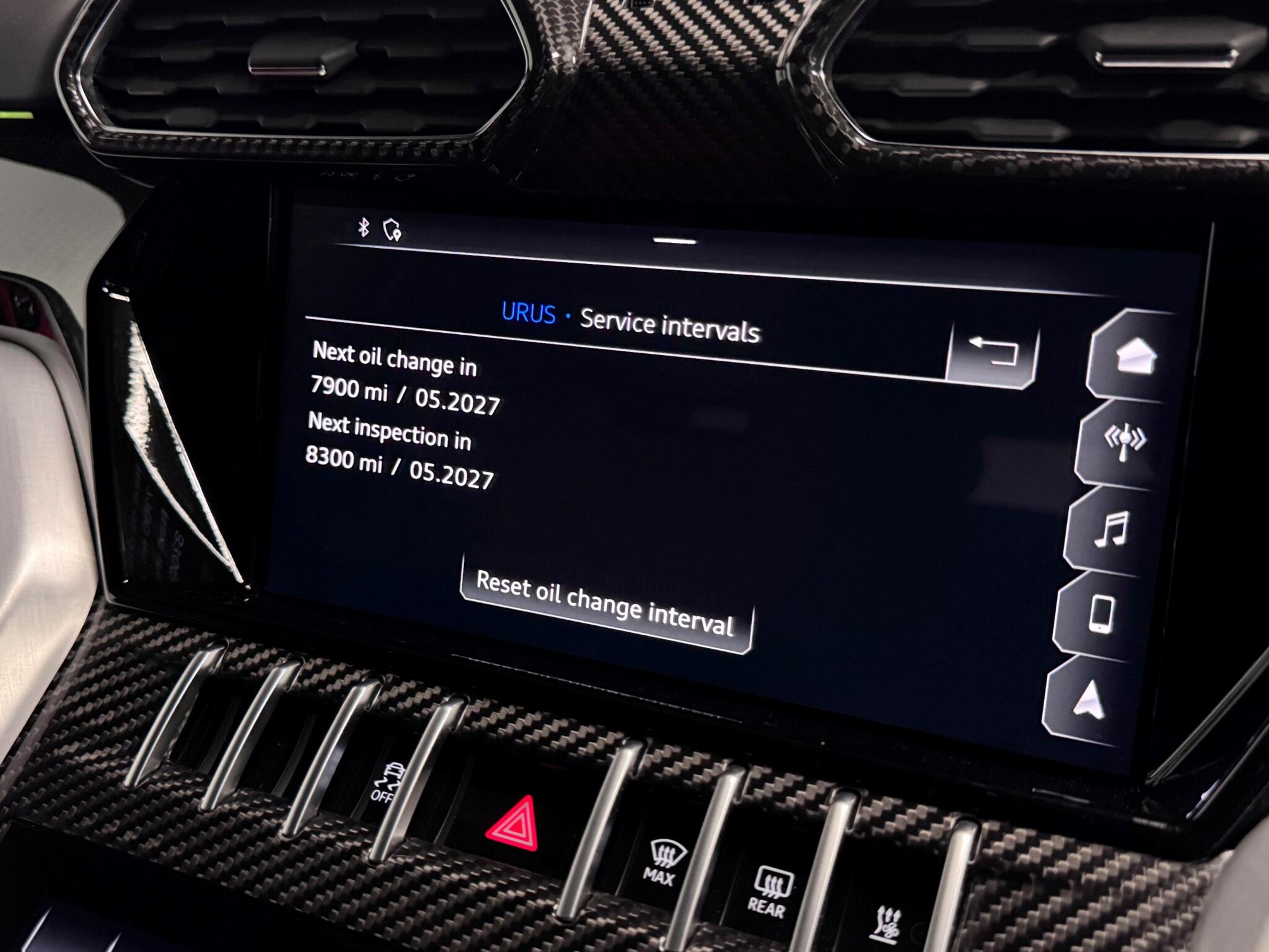 Lamborghini Urus view 74