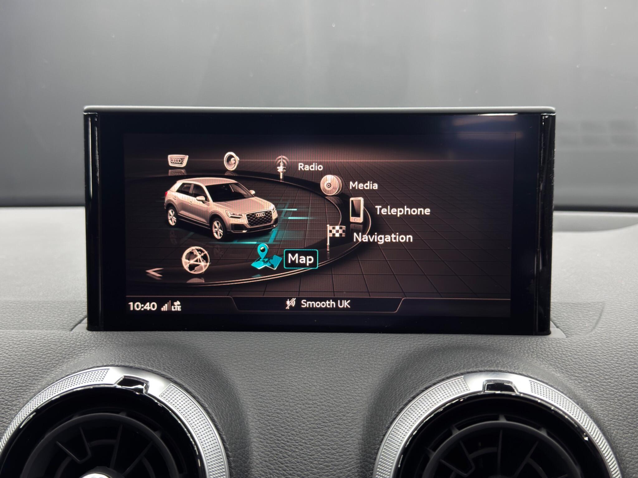 Audi Q2 view 30